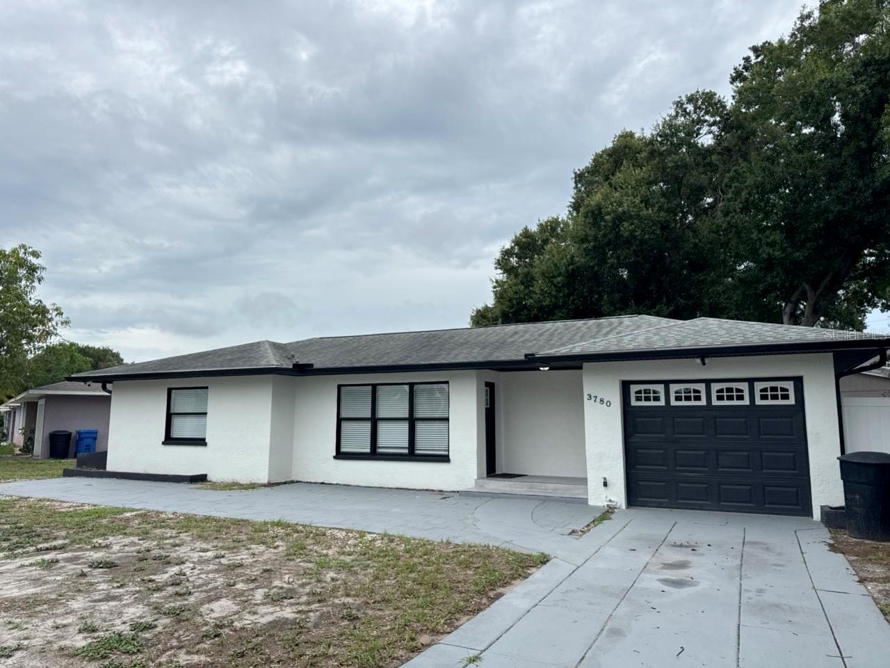 Single Family Residence in ST PETERSBURG, FL - Daniel Dourado