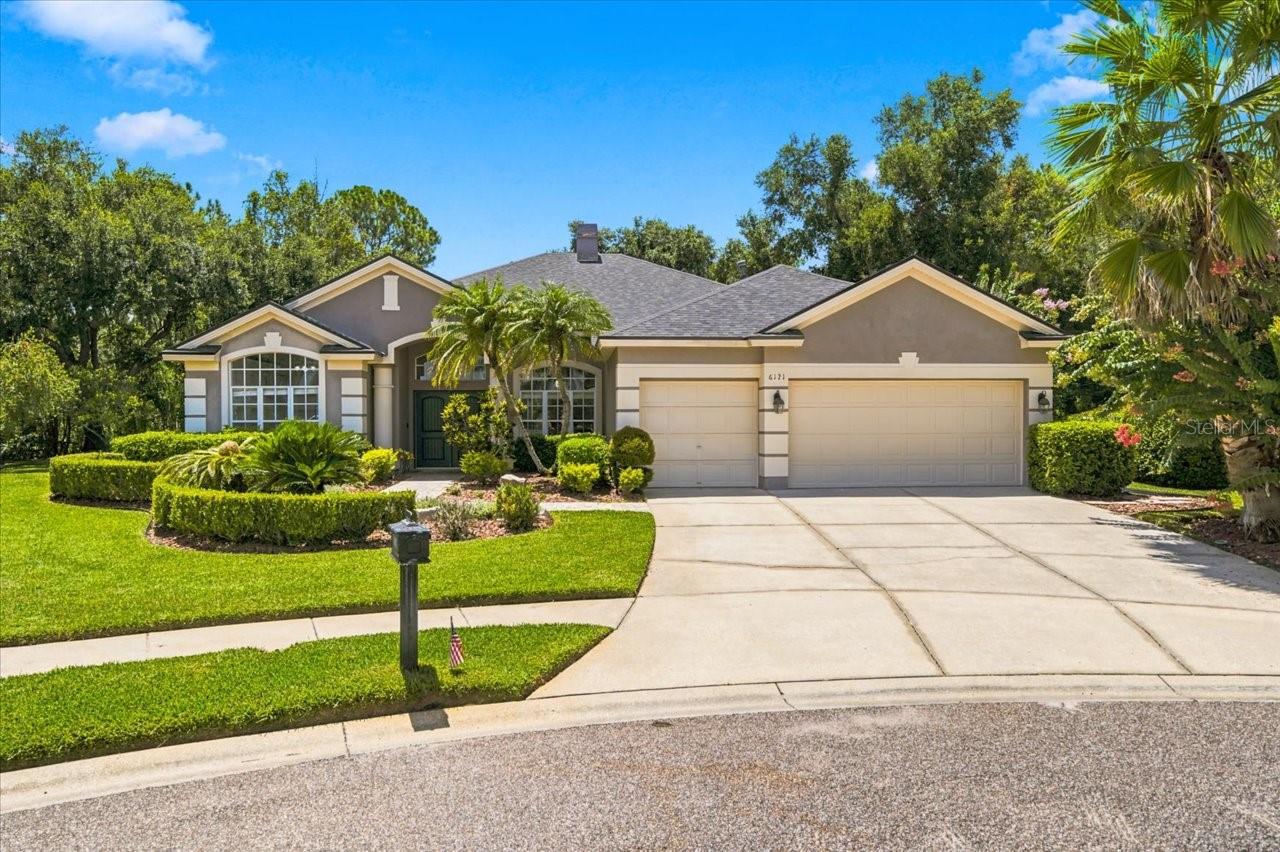 Single Family Residence in LUTZ, FL - Daniel Dourado