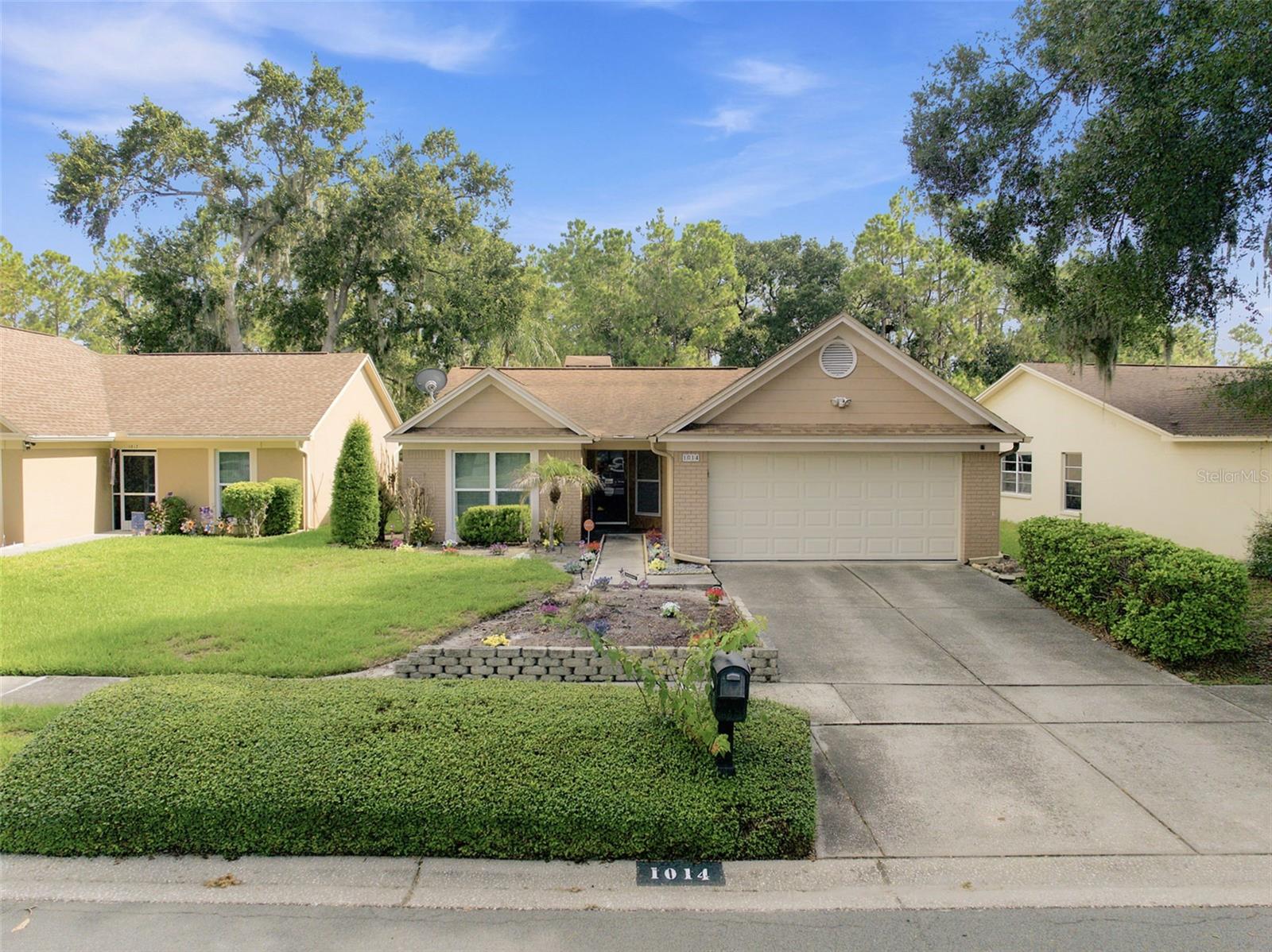 Single Family Residence in VALRICO, FL - Daniel Dourado