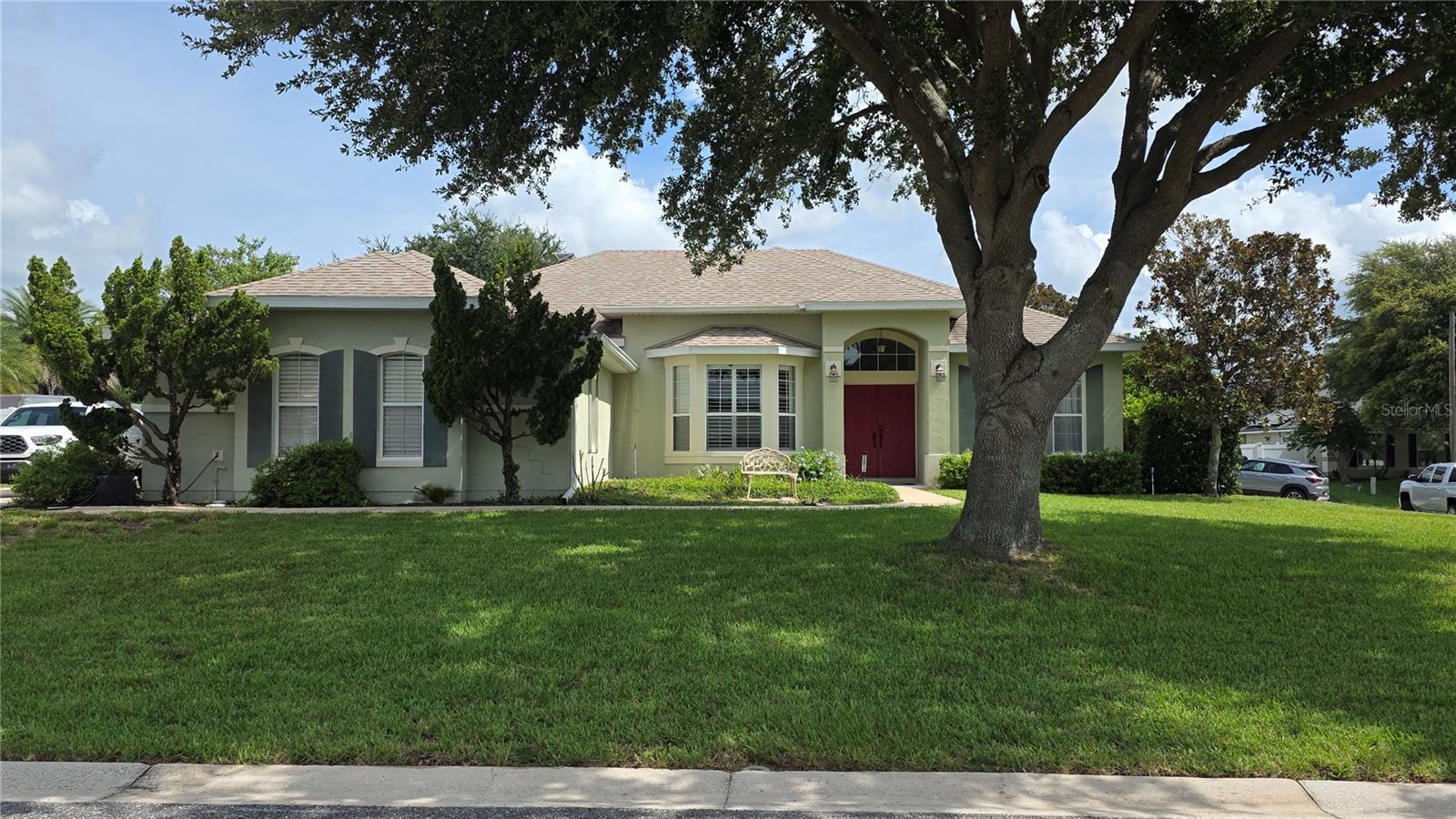 Single Family Residence in GRAND ISLAND, FL - Daniel Dourado