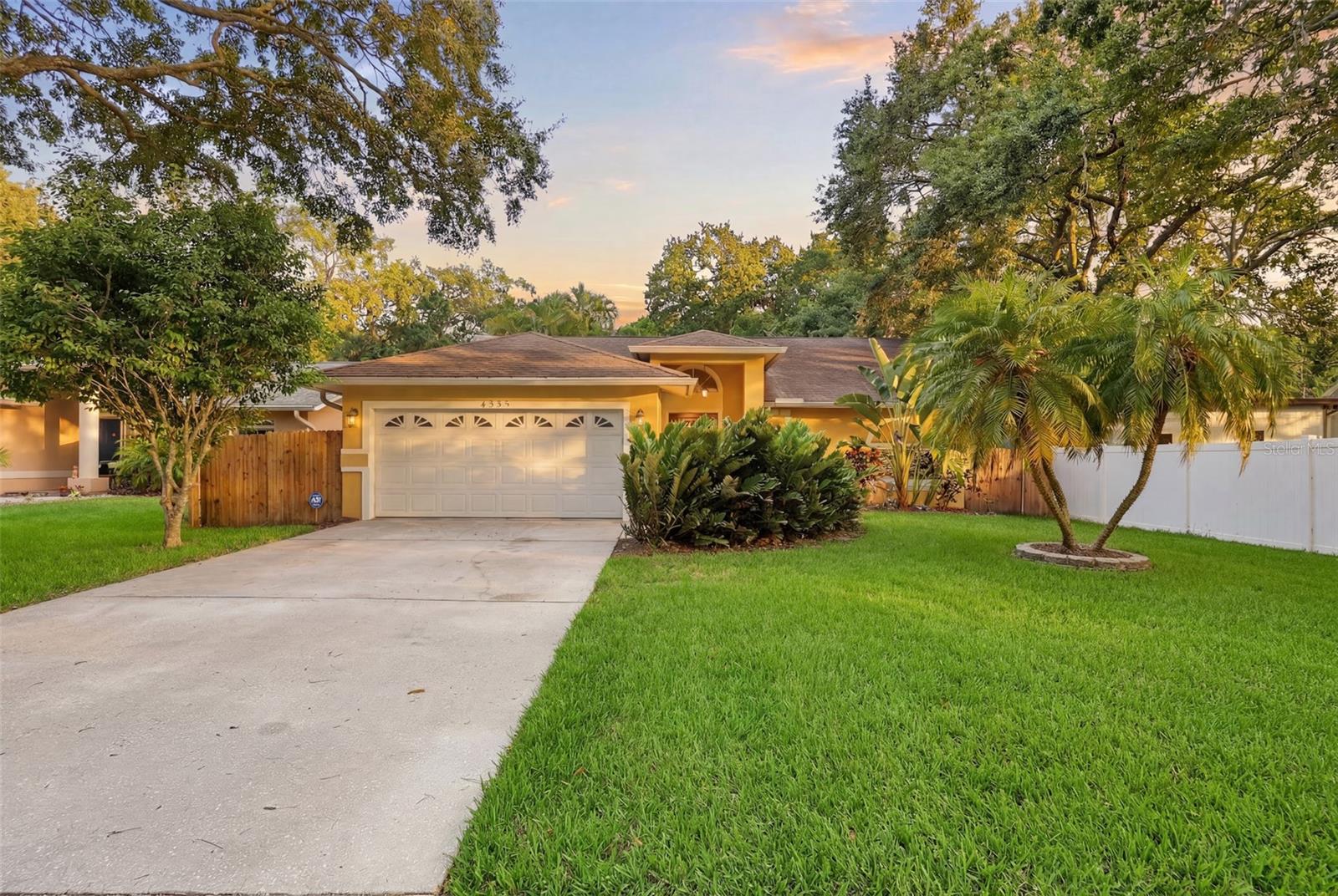 Single Family Residence em CLEARWATER, FL - Daniel Dourado