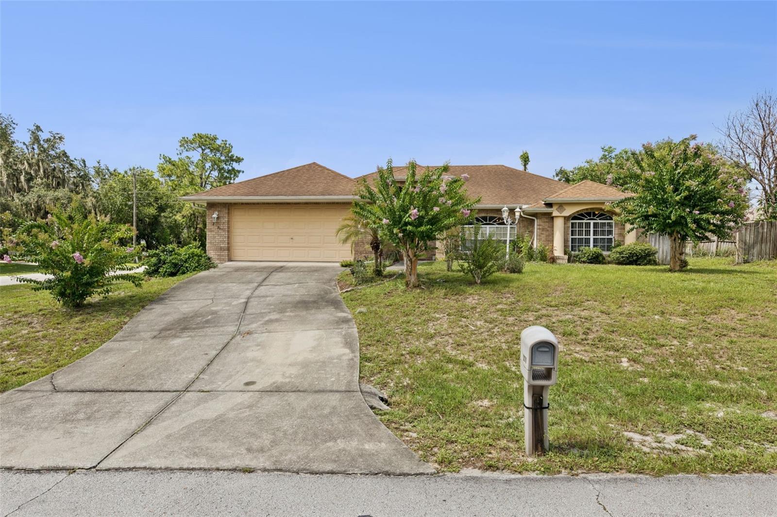 Single Family Residence em DELTONA, FL - Daniel Dourado