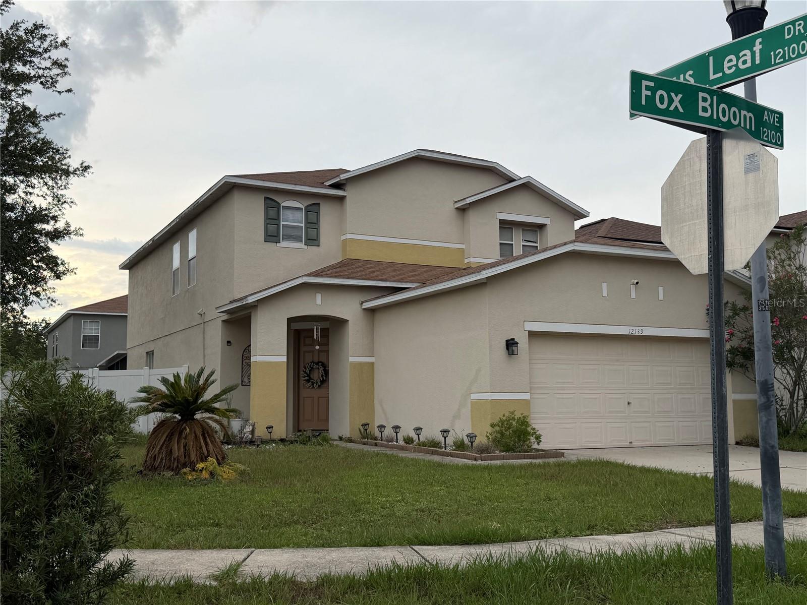 Single Family Residence in GIBSONTON, FL - Daniel Dourado
