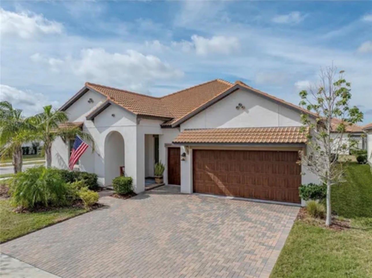 Single Family Residence in WIMAUMA, FL - Daniel Dourado
