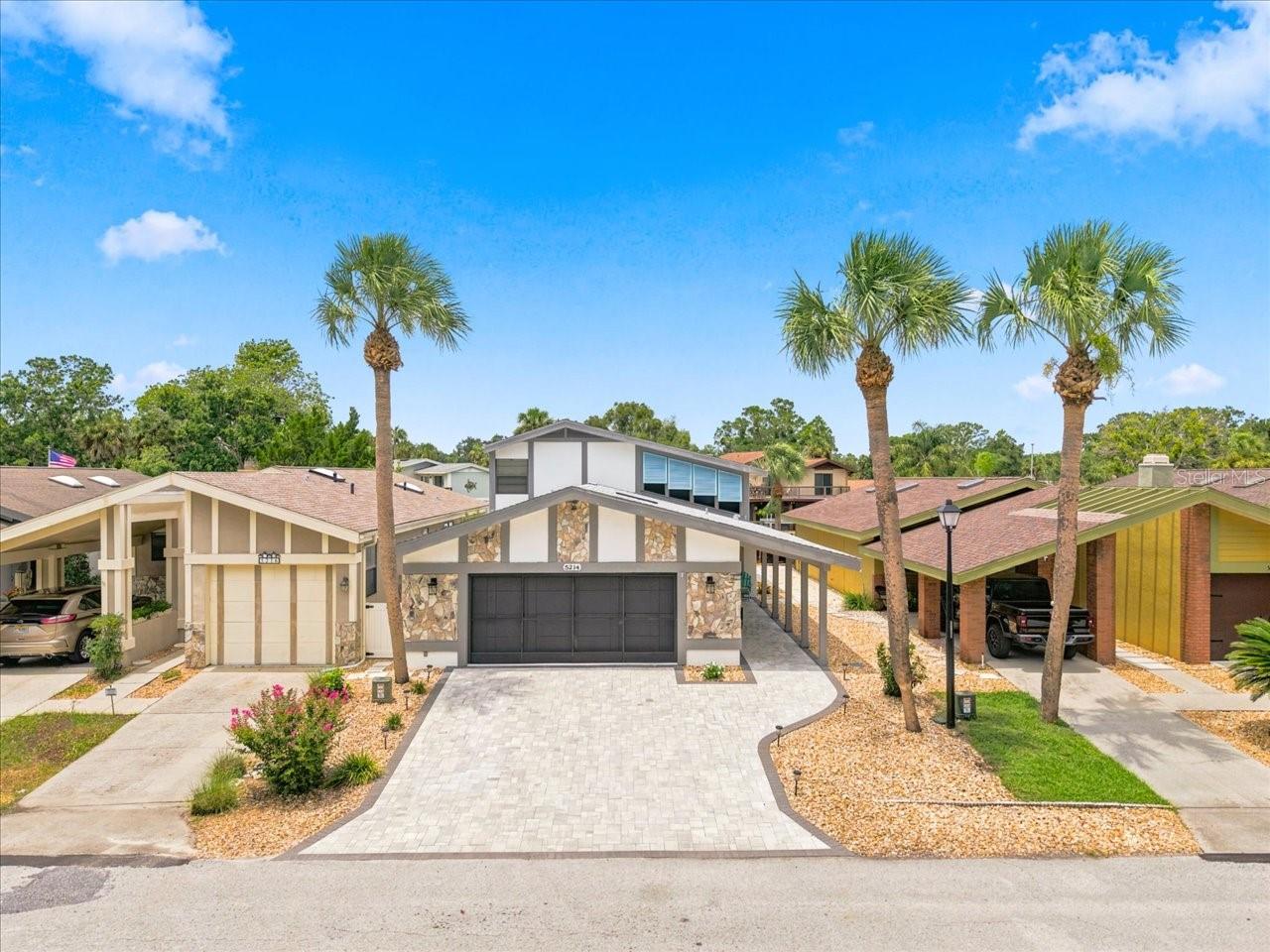Single Family Residence in HOMOSASSA, FL - Daniel Dourado