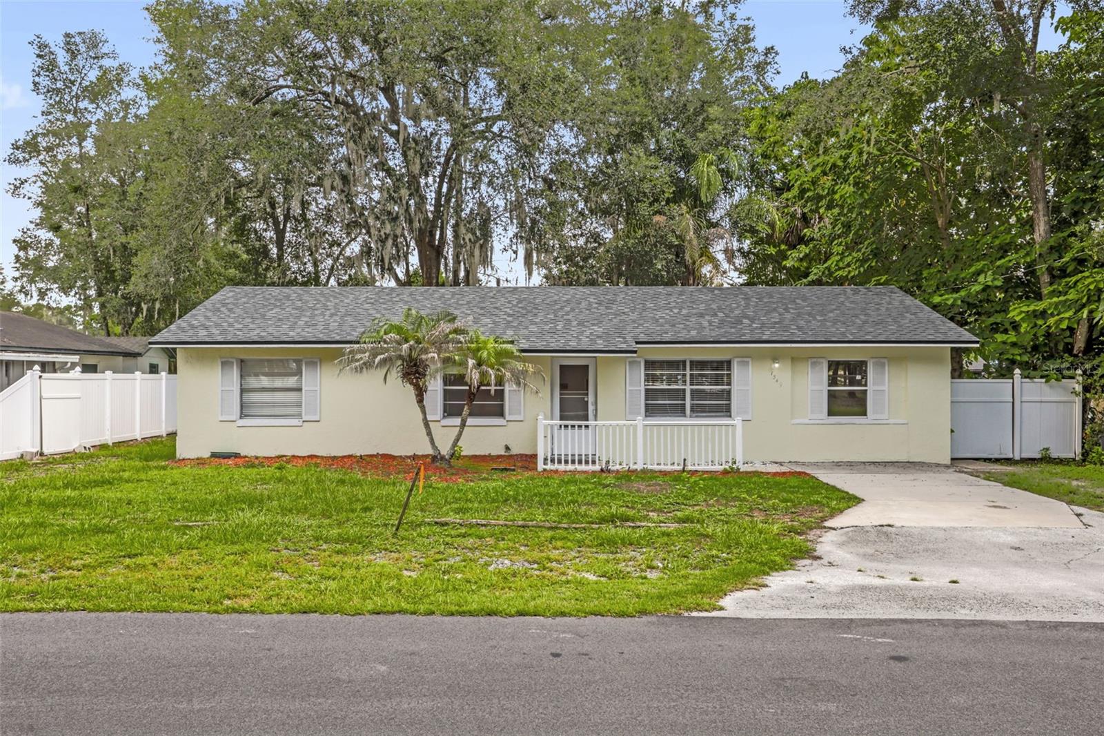 Single Family Residence em DELAND, FL - Daniel Dourado