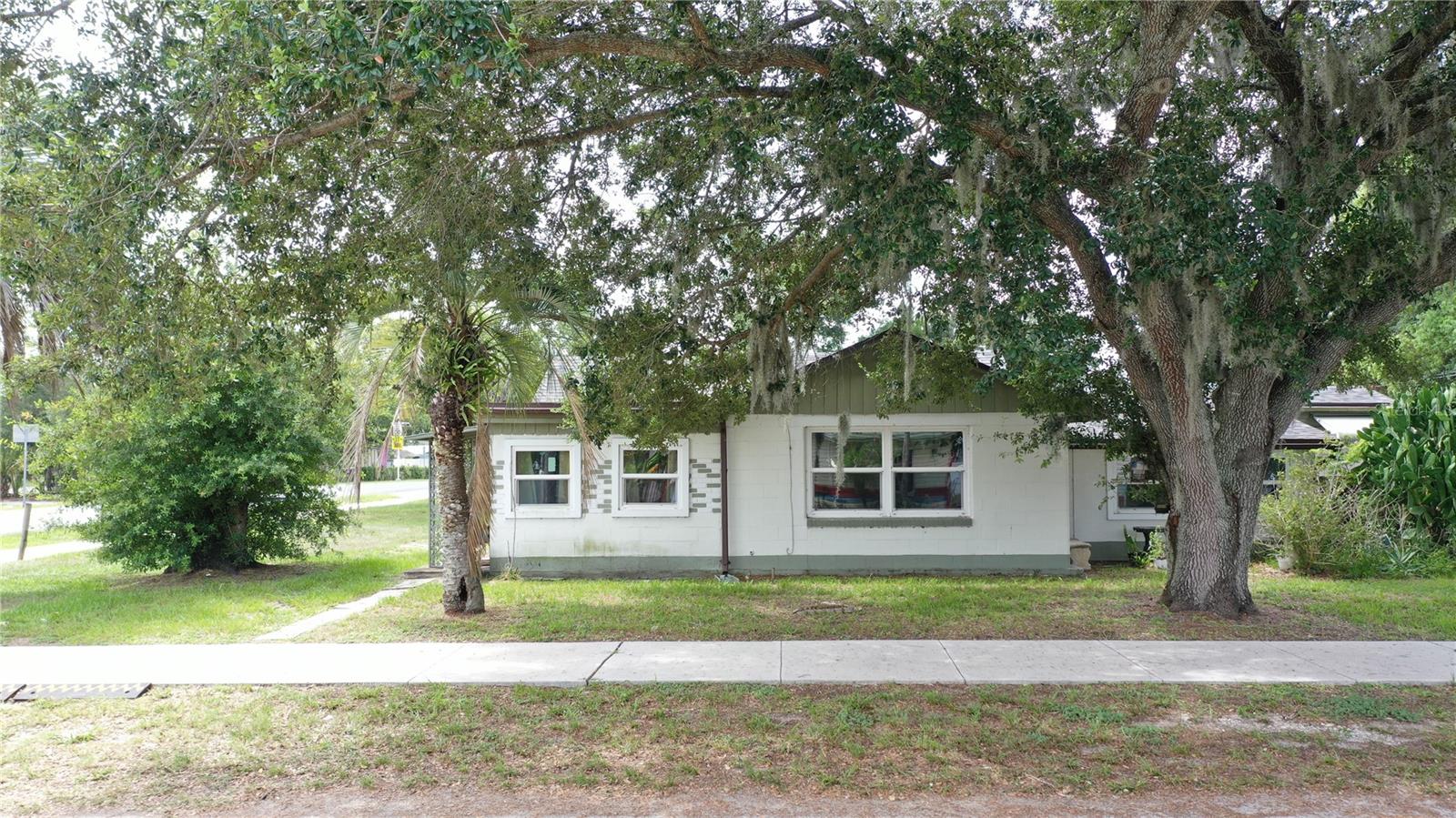 Single Family Residence em ZEPHYRHILLS, FL - Daniel Dourado