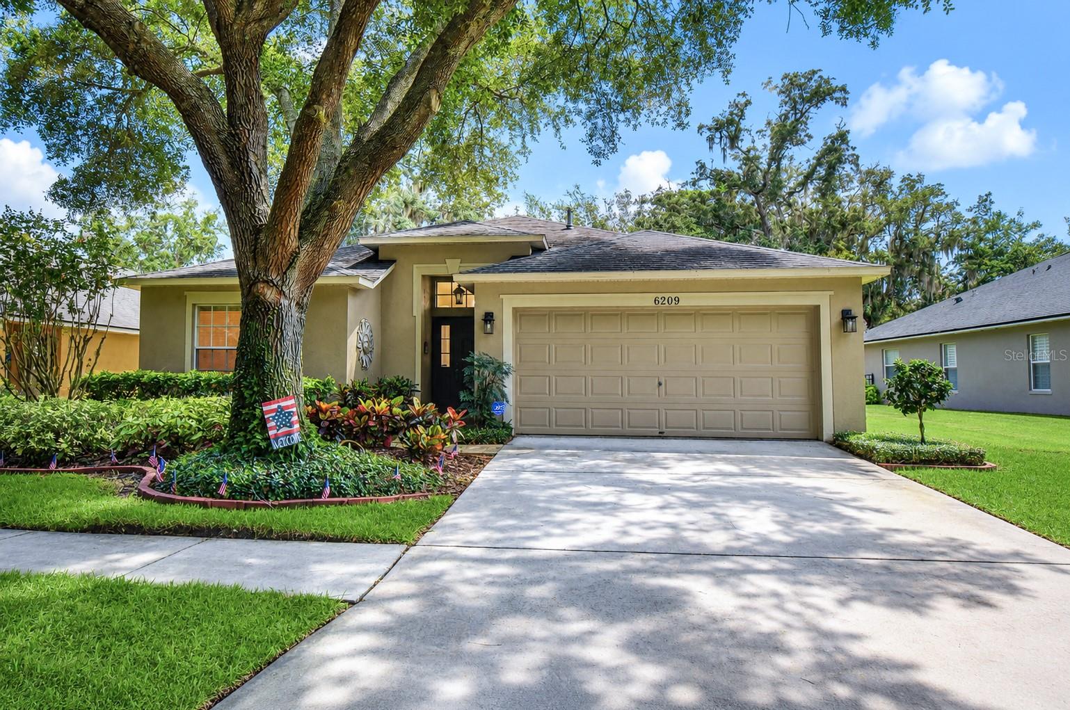 Single Family Residence em LITHIA, FL - Daniel Dourado