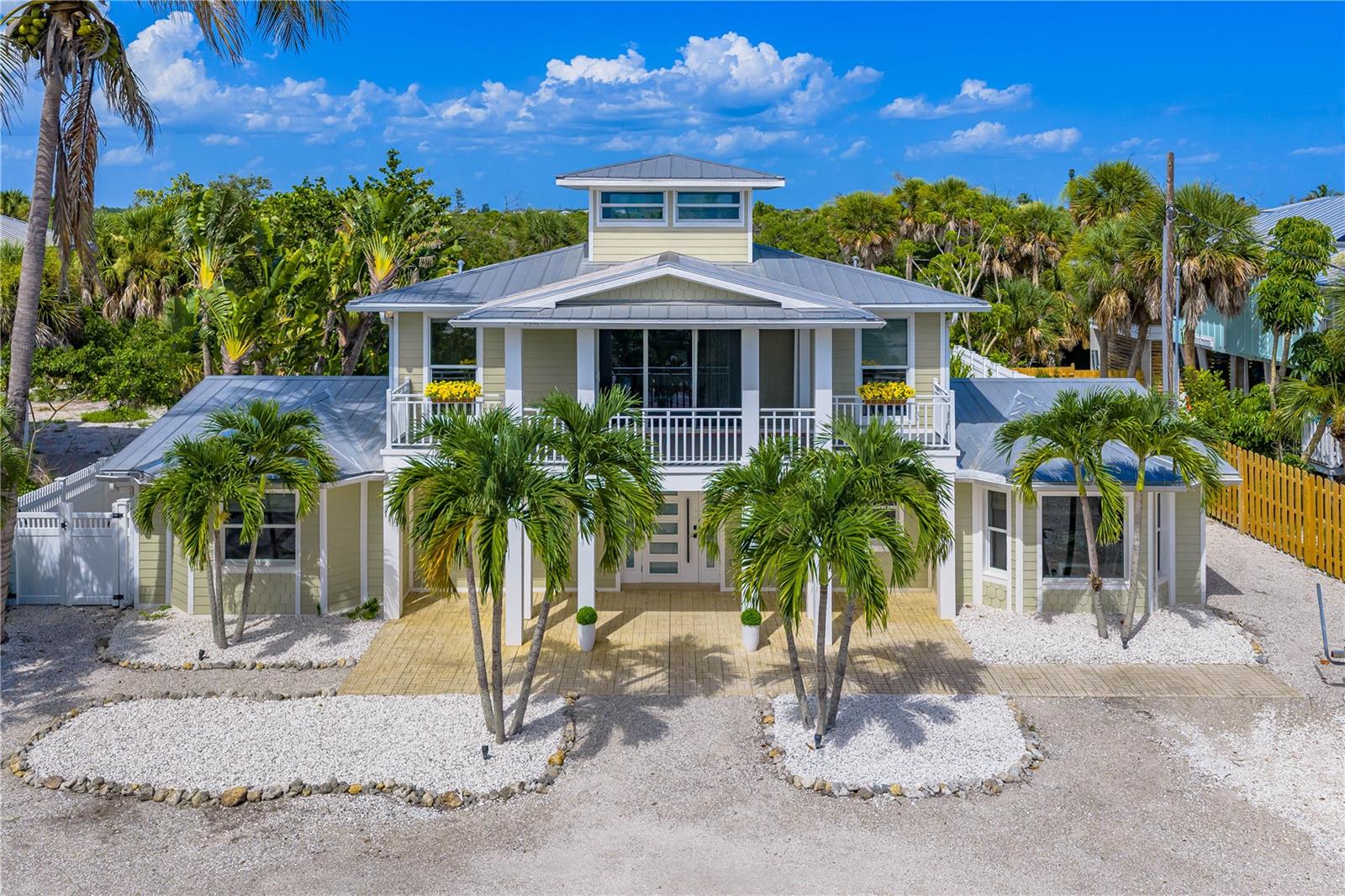 Single Family Residence in PLACIDA, FL - Daniel Dourado