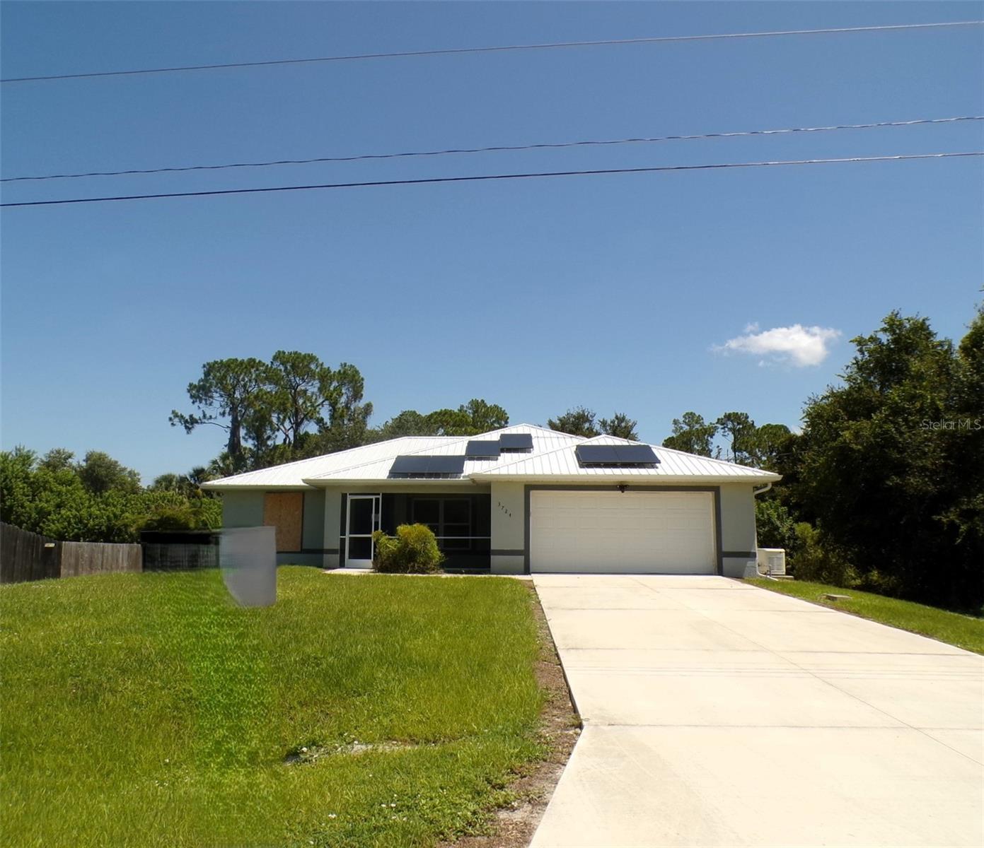 Single Family Residence in FORT MYERS, FL - Daniel Dourado