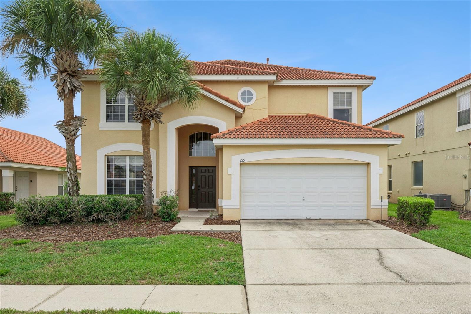 Single Family Residence in DAVENPORT, FL - Daniel Dourado