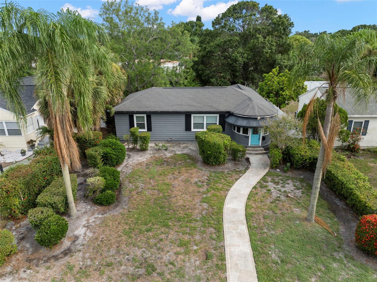 Single Family Residence em ST PETERSBURG, FL - Daniel Dourado