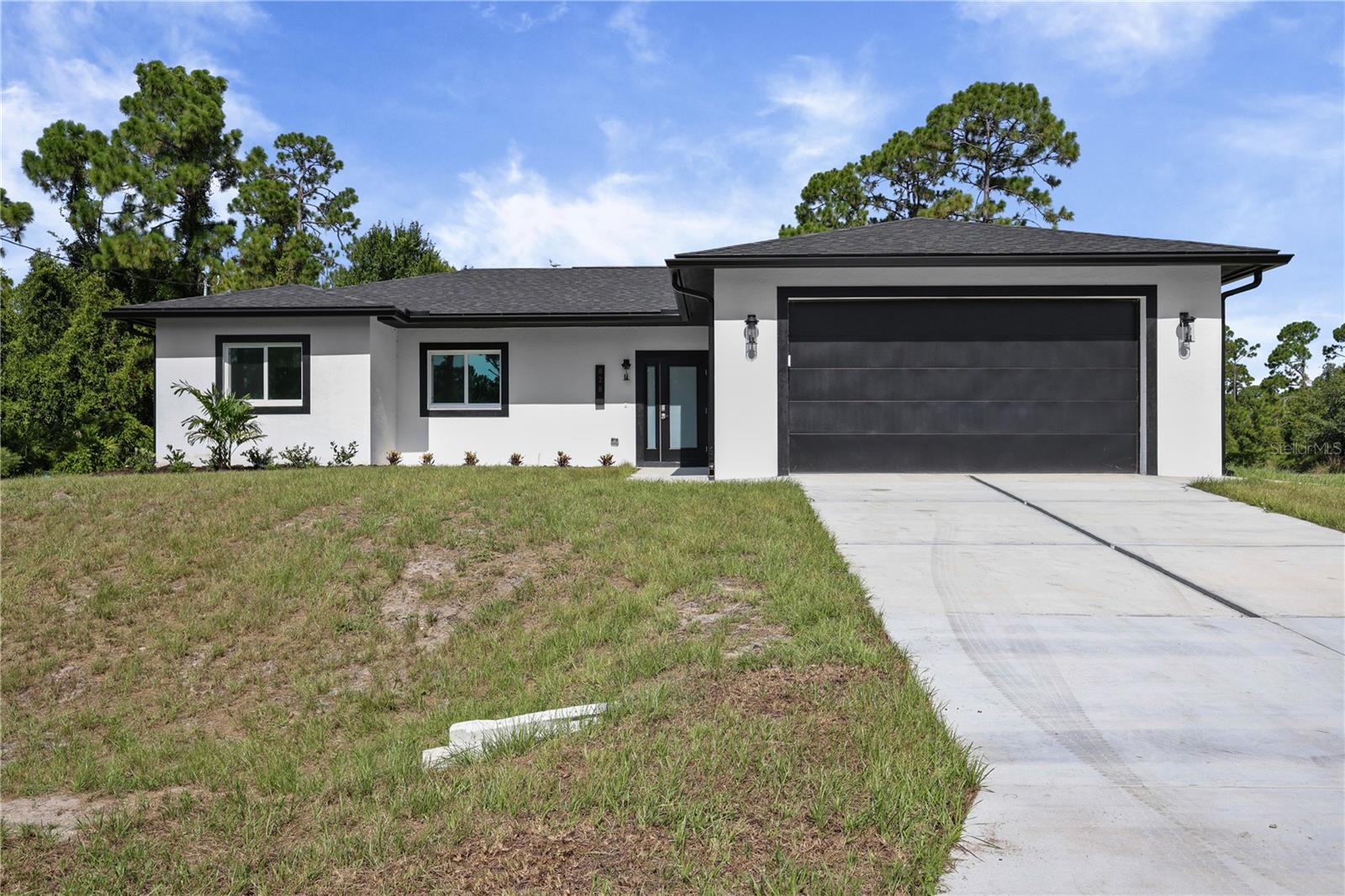 Single Family Residence em LEHIGH ACRES, FL - Daniel Dourado