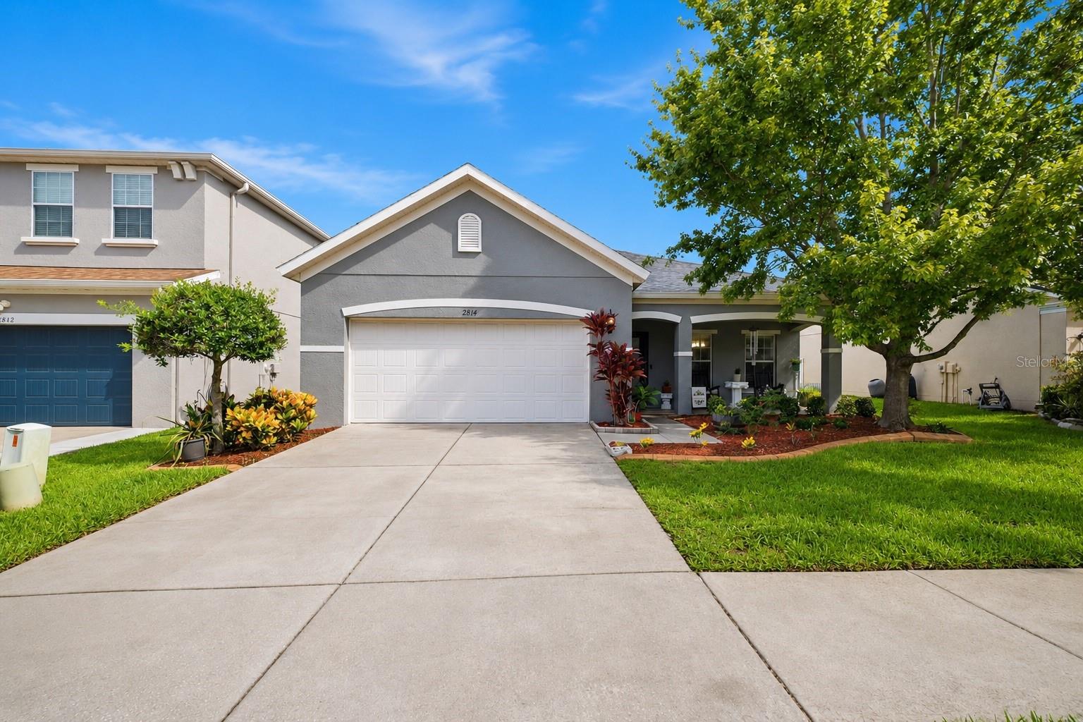 Single Family Residence in LUTZ, FL - Daniel Dourado