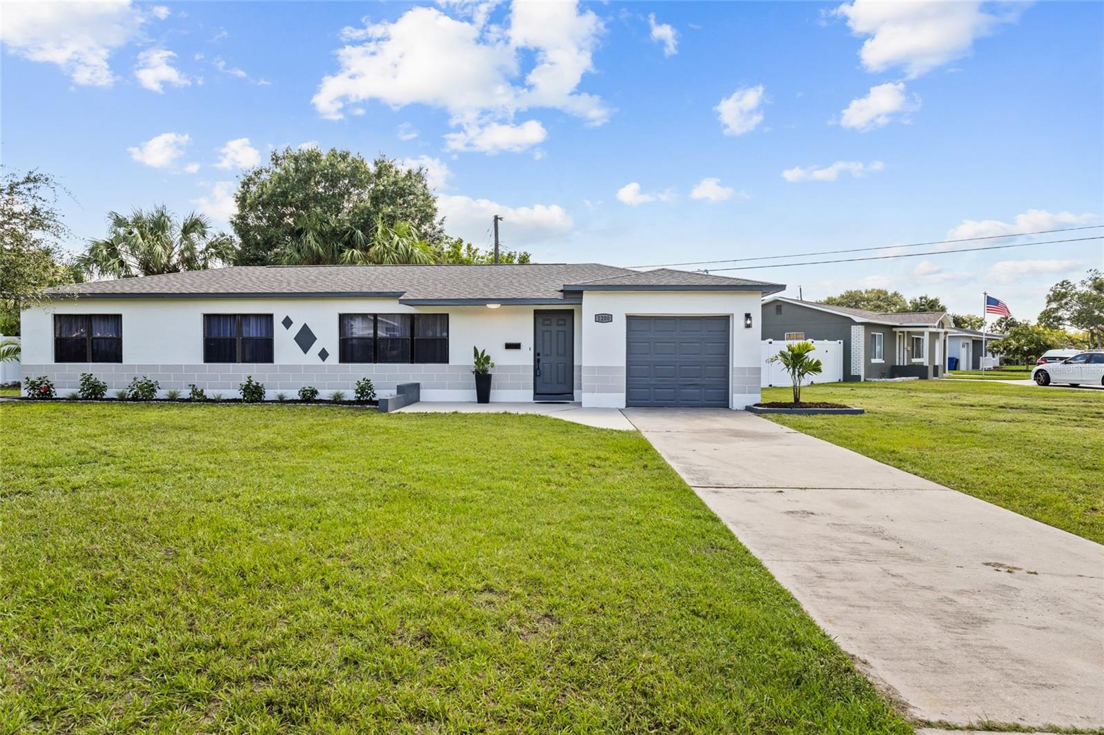 Single Family Residence em ST PETERSBURG, FL - Daniel Dourado