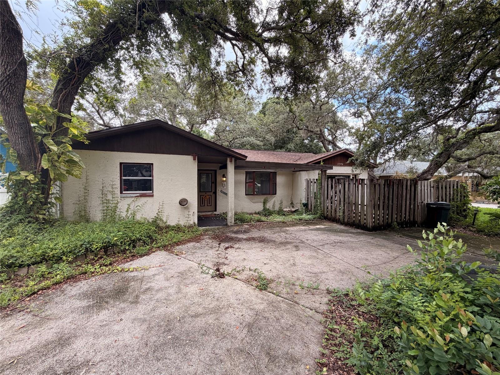 Single Family Residence em CLEARWATER, FL - Daniel Dourado