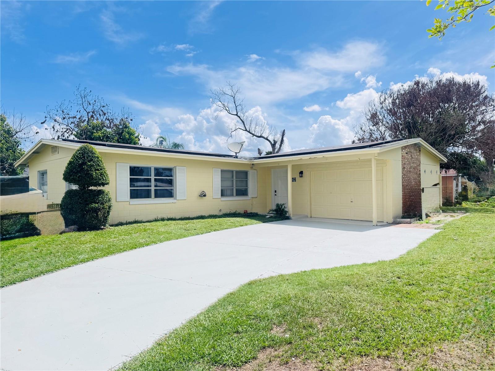 Single Family Residence in ORLANDO, FL - Daniel Dourado