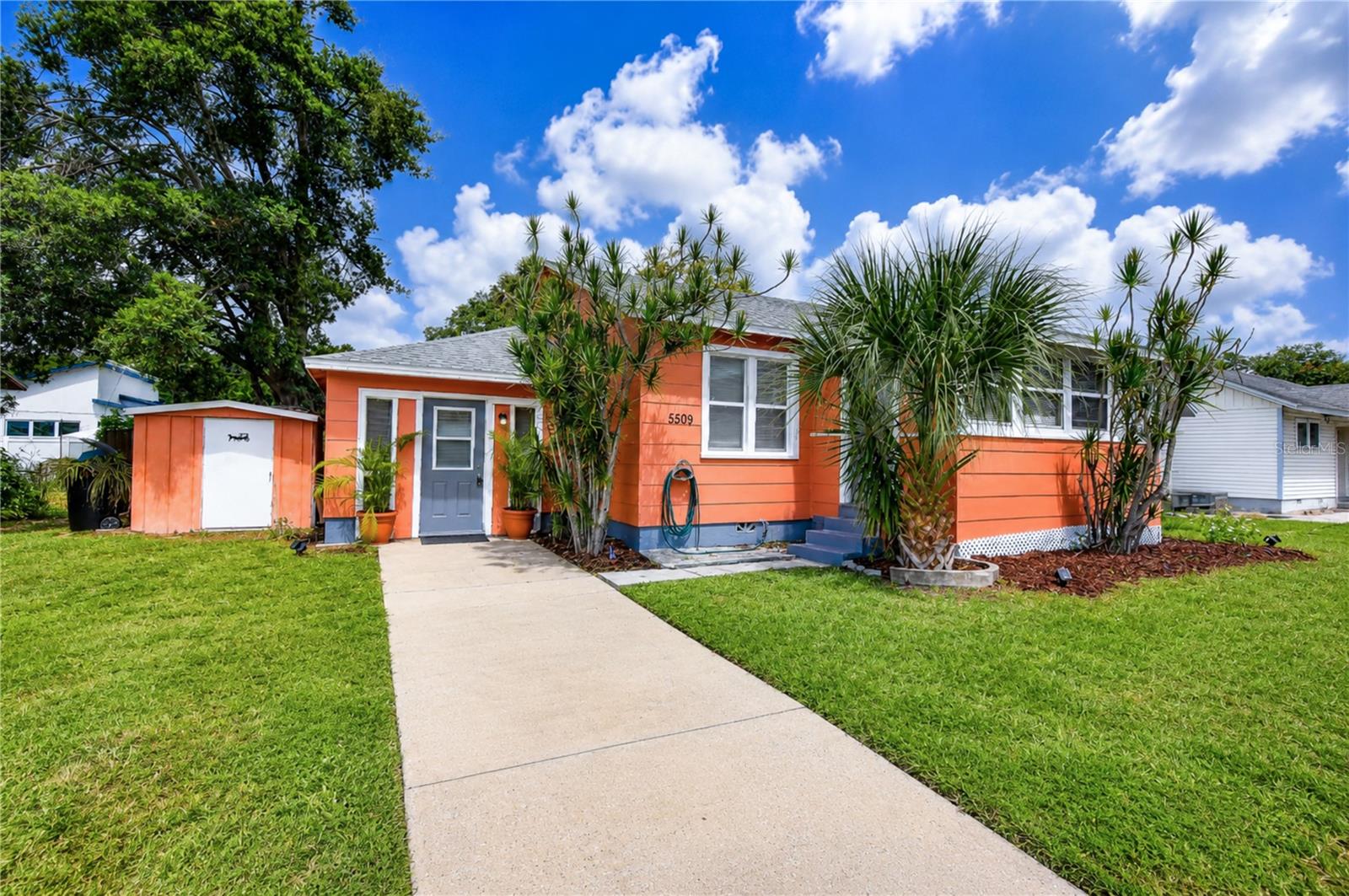 Single Family Residence in GULFPORT, FL - Daniel Dourado