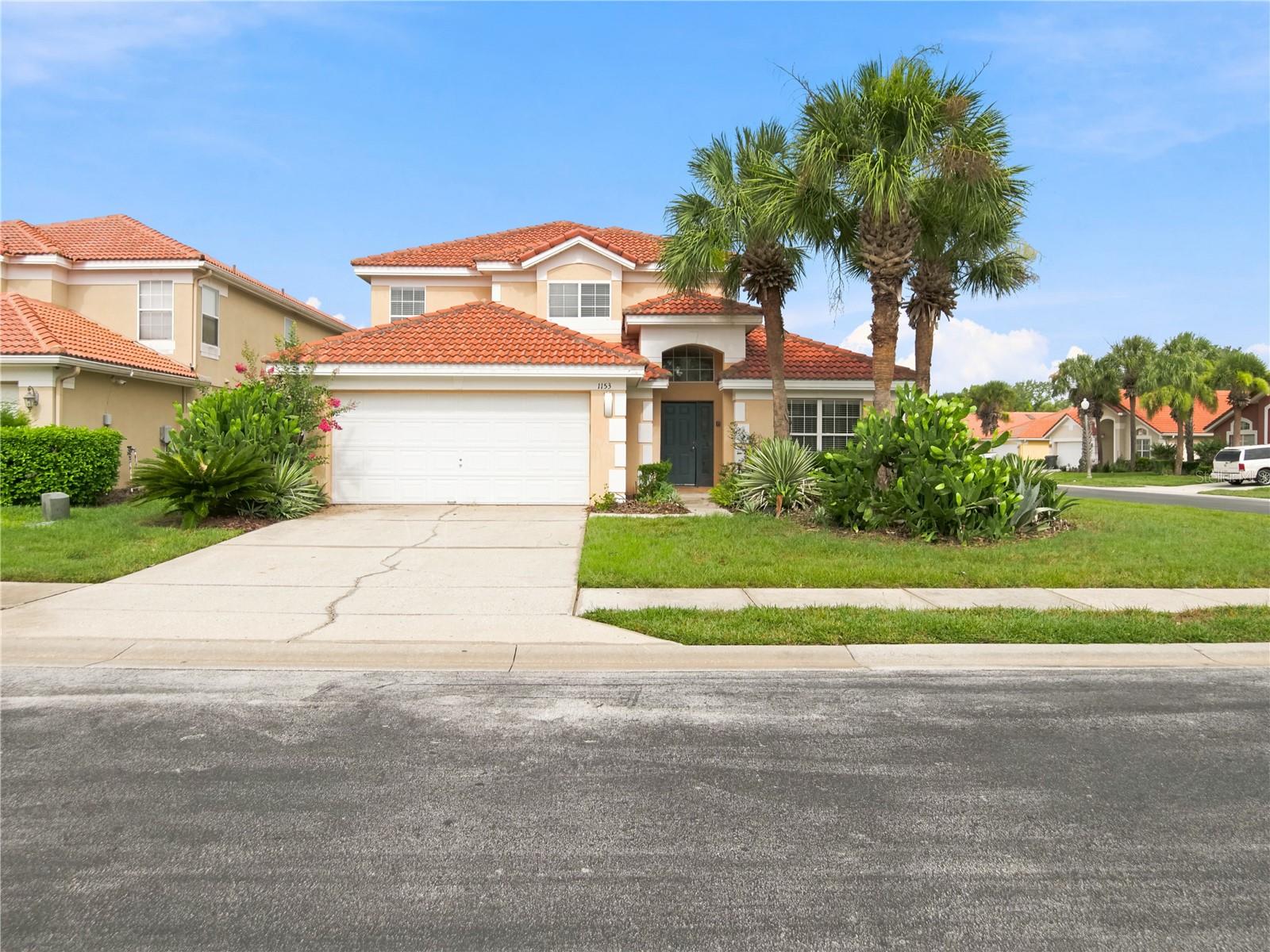 Single Family Residence in DAVENPORT, FL - Daniel Dourado