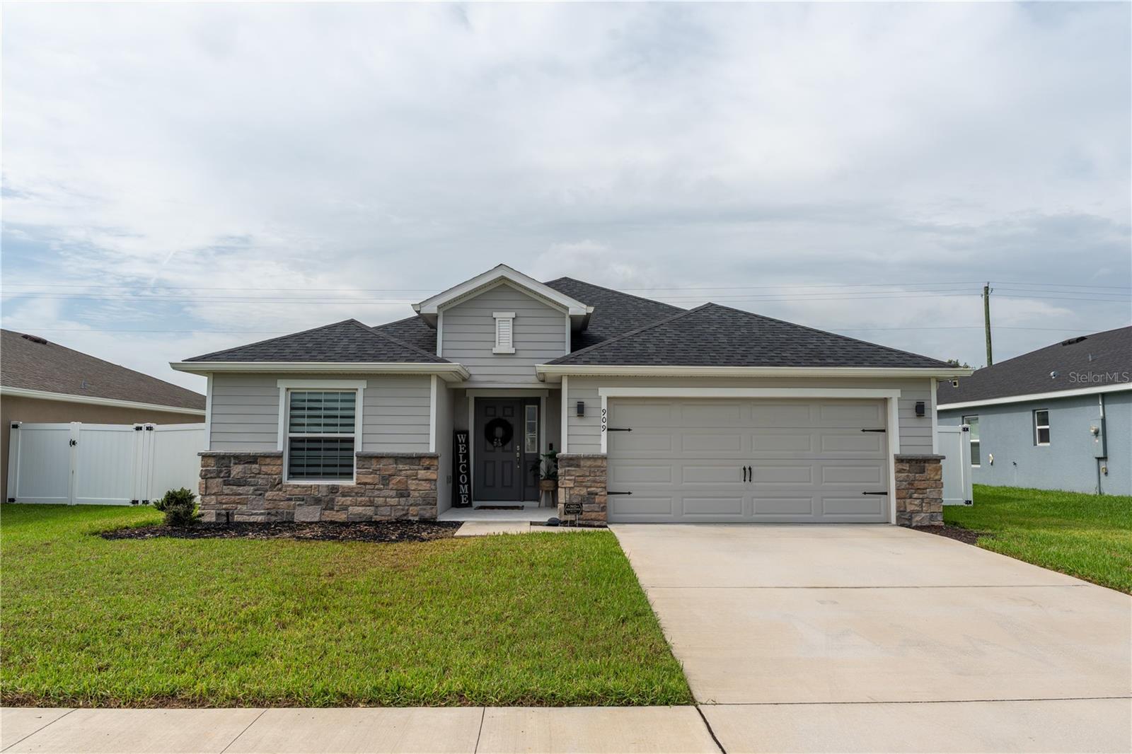 Single Family Residence in POLK CITY, FL - Daniel Dourado