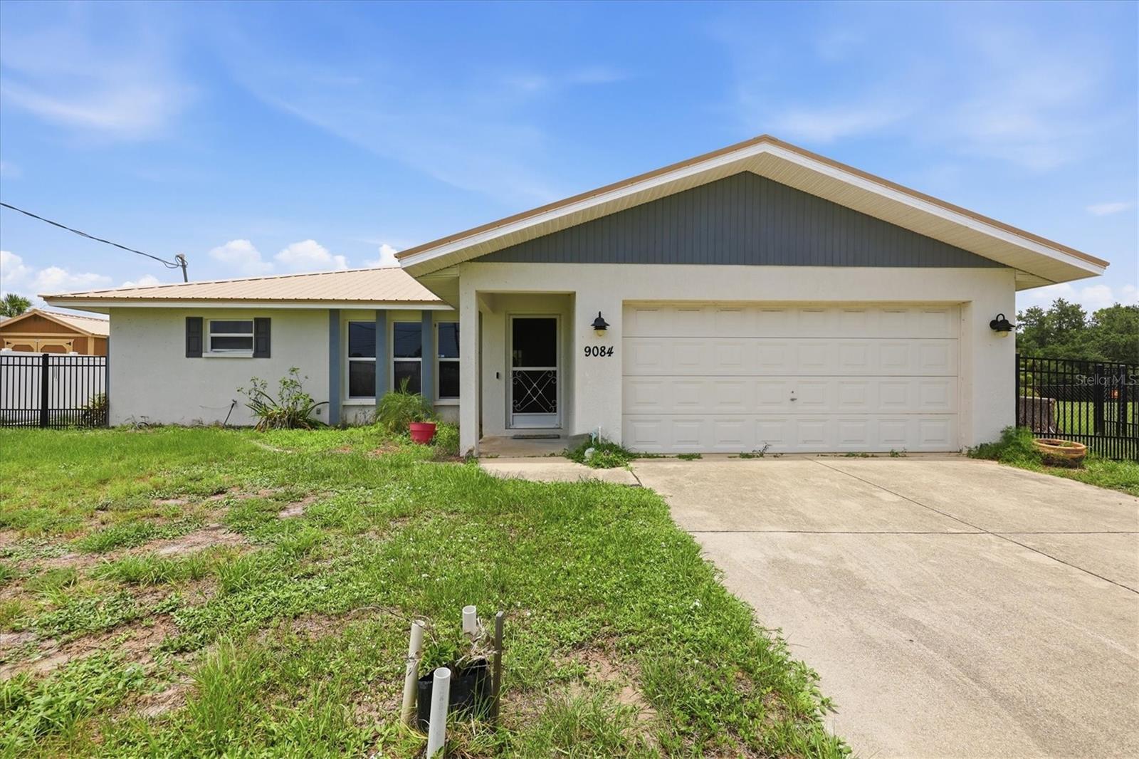 Single Family Residence in ENGLEWOOD, FL - Daniel Dourado