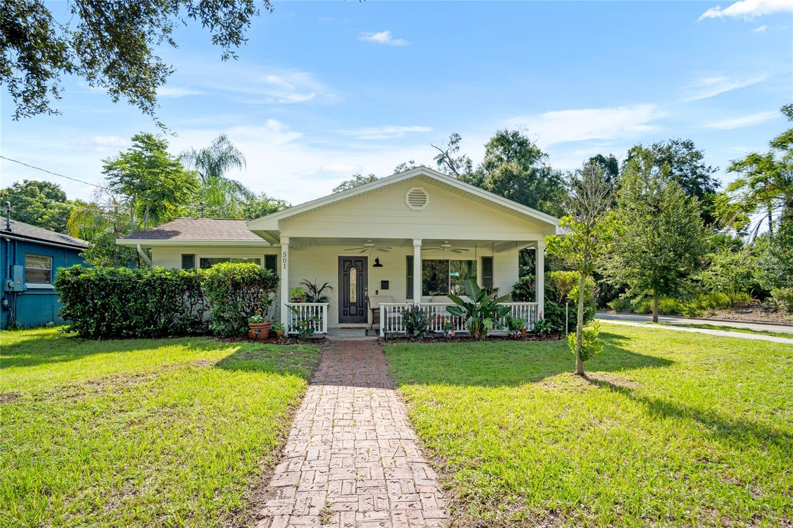 Single Family Residence in ORLANDO, FL - Daniel Dourado