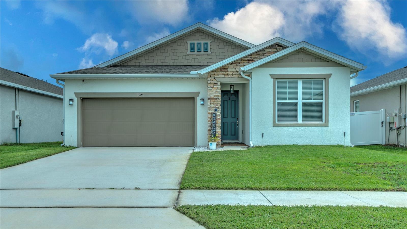 Single Family Residence in AUBURNDALE, FL - Daniel Dourado