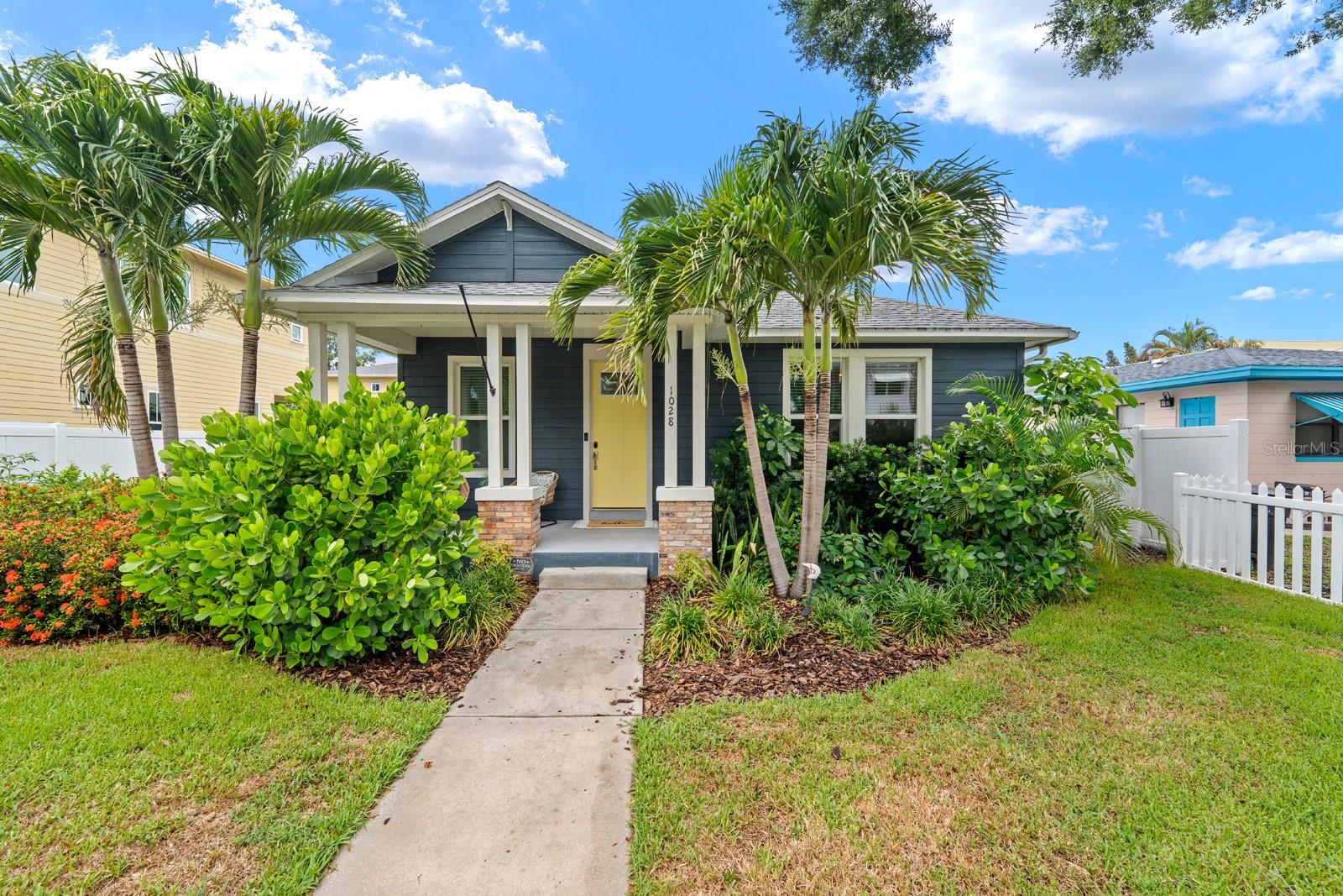 Single Family Residence em ST PETERSBURG, FL - Daniel Dourado
