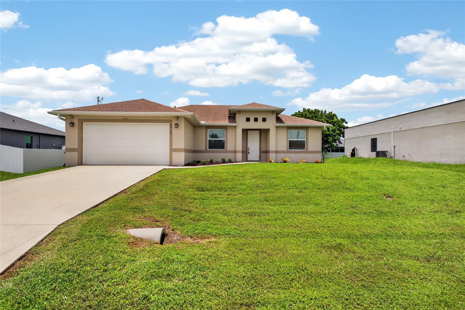 Single Family Residence in CAPE CORAL, FL - Daniel Dourado