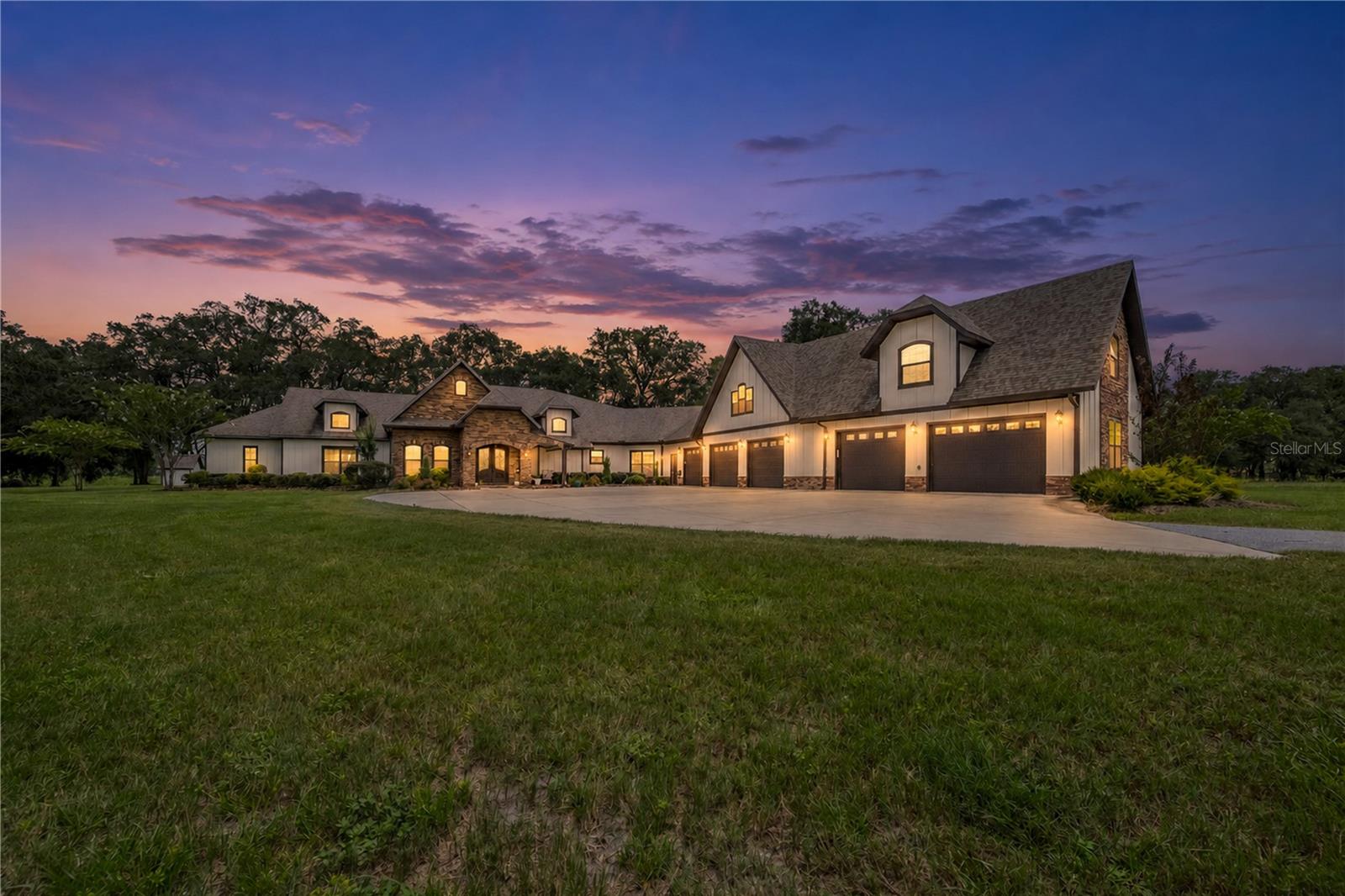 Single Family Residence em NEWBERRY, FL - Daniel Dourado