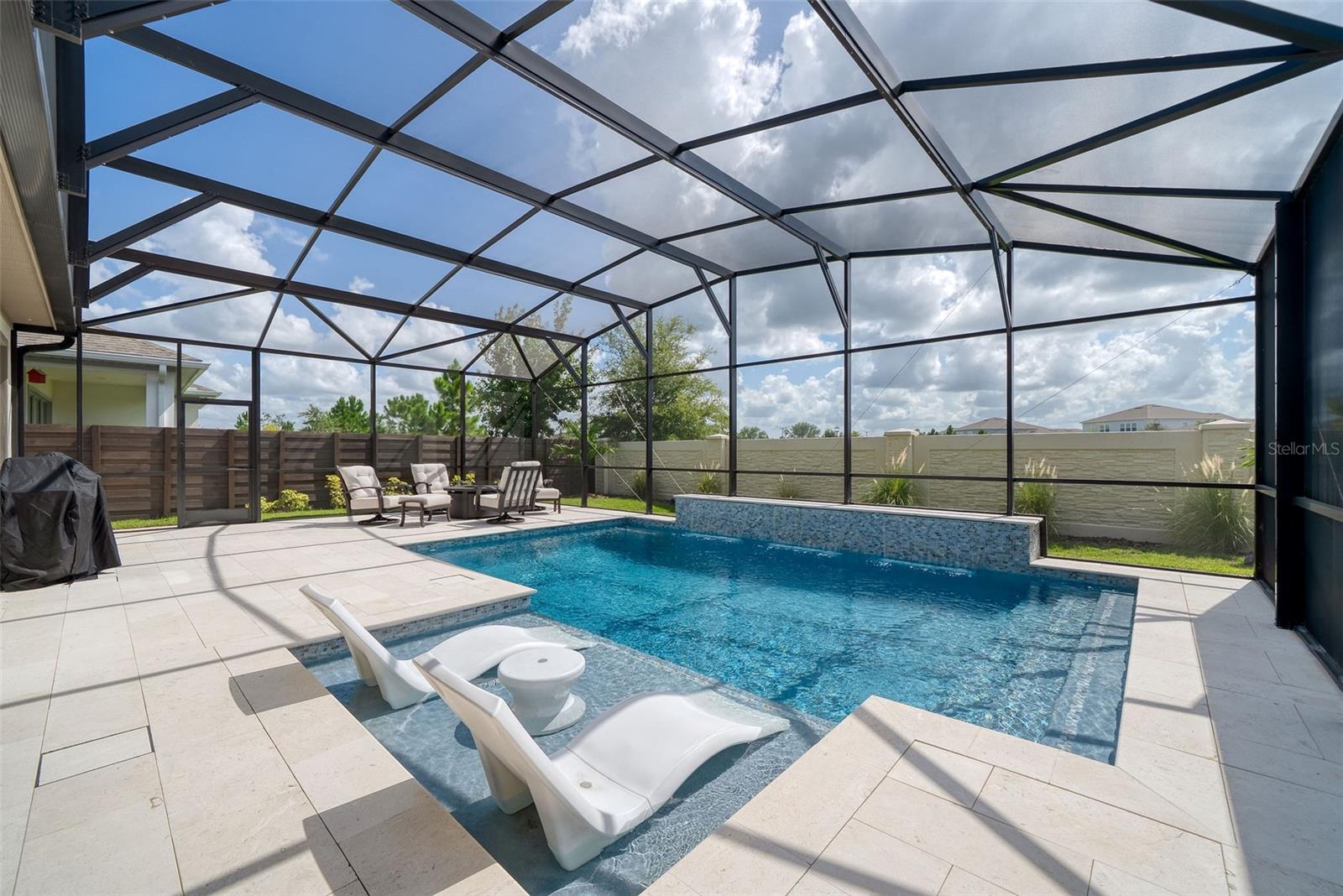 Single Family Residence in ORLANDO, FL - Daniel Dourado