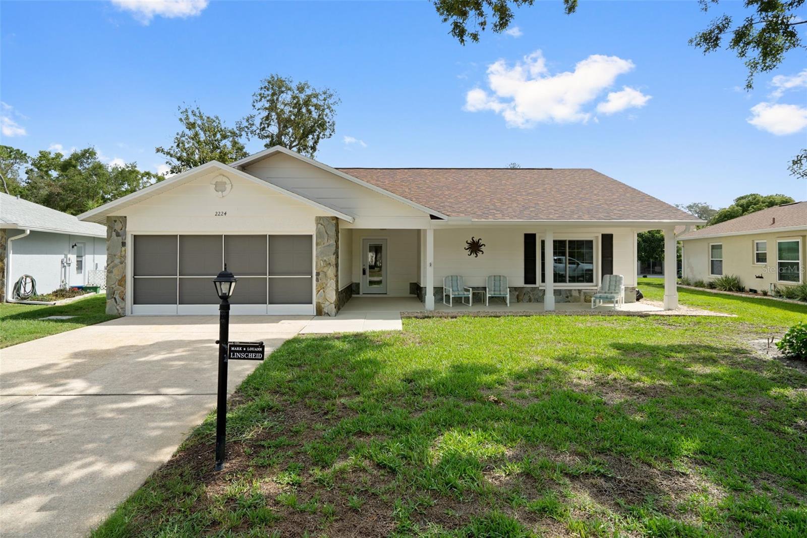 Single Family Residence em SPRING HILL, FL - Daniel Dourado