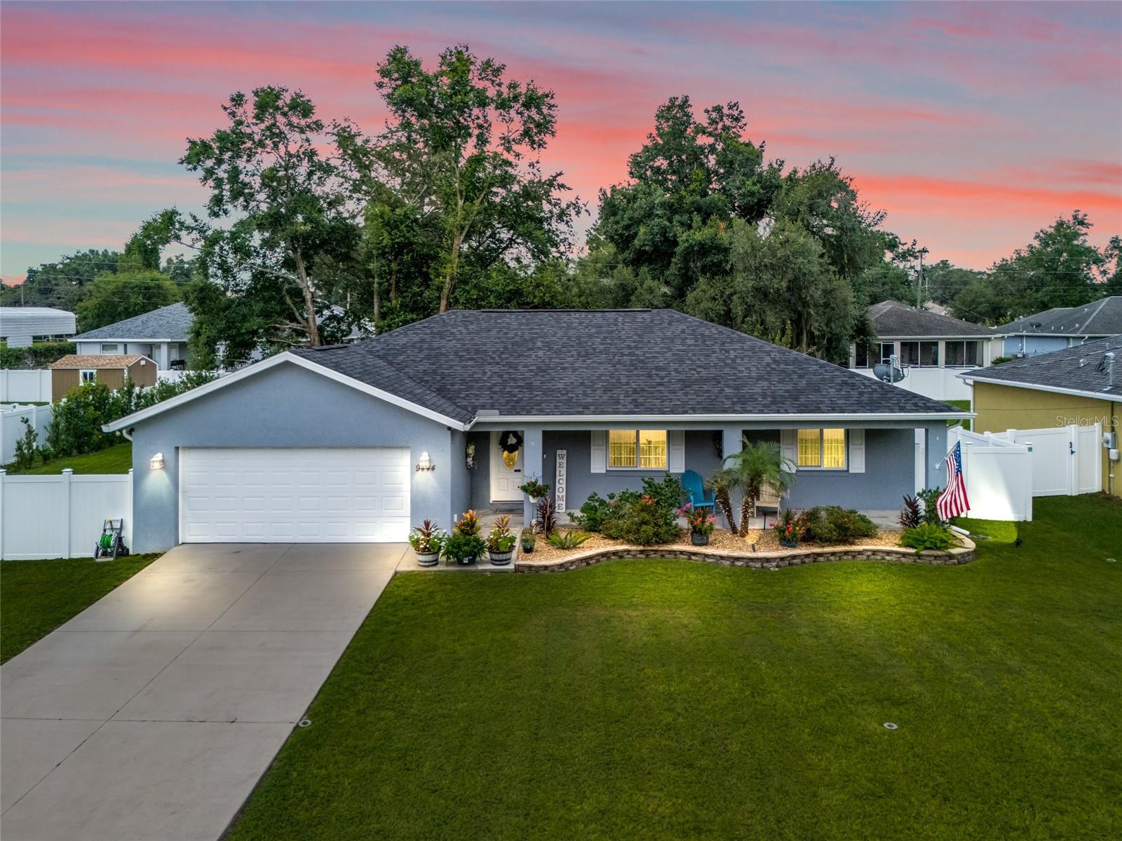 Single Family Residence in SUMMERFIELD, FL - Daniel Dourado