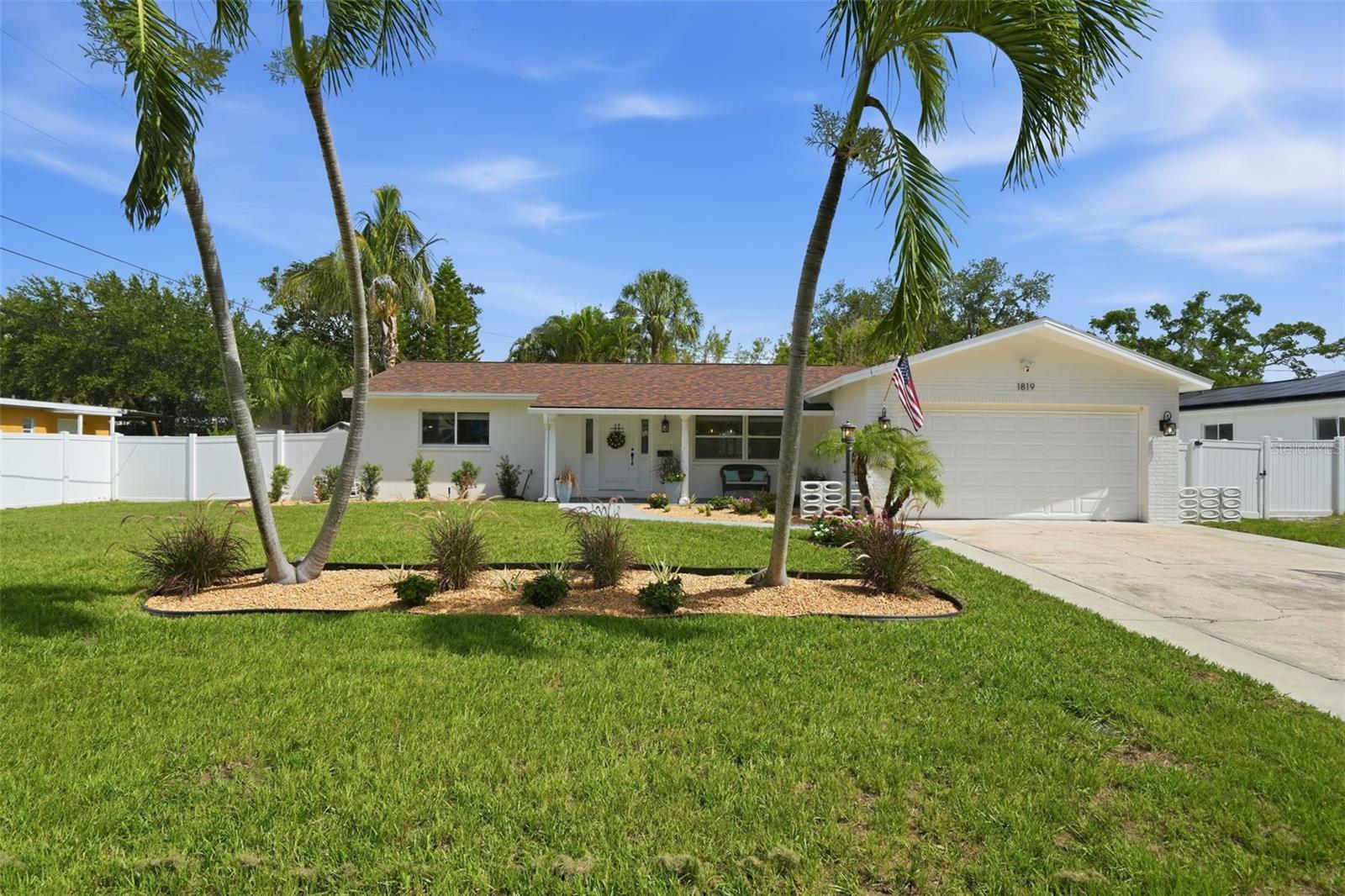 Single Family Residence em ST PETERSBURG, FL - Daniel Dourado