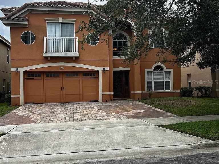 Single Family Residence in ORLANDO, FL - Daniel Dourado