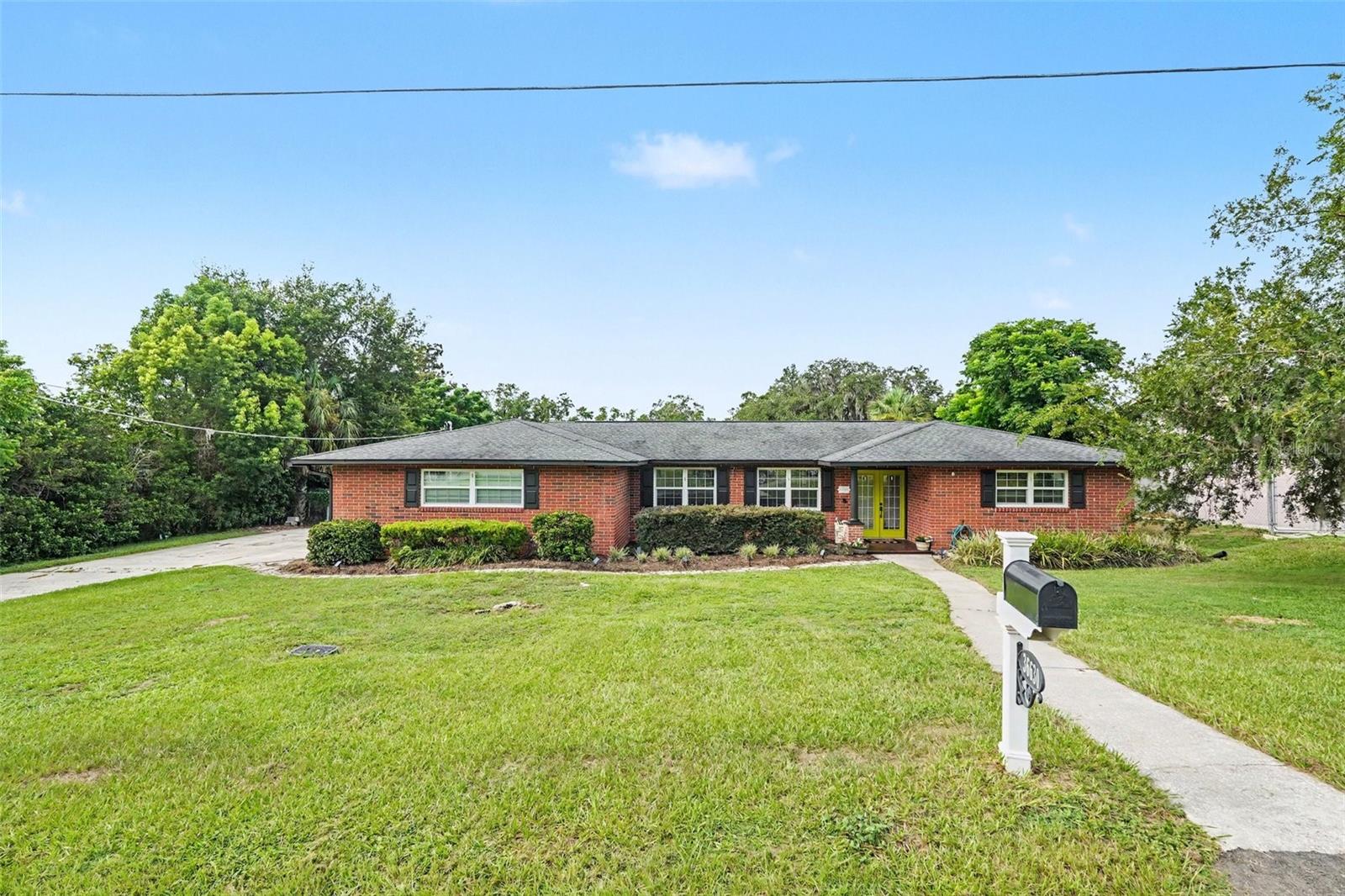 Single Family Residence in DADE CITY, FL - Daniel Dourado
