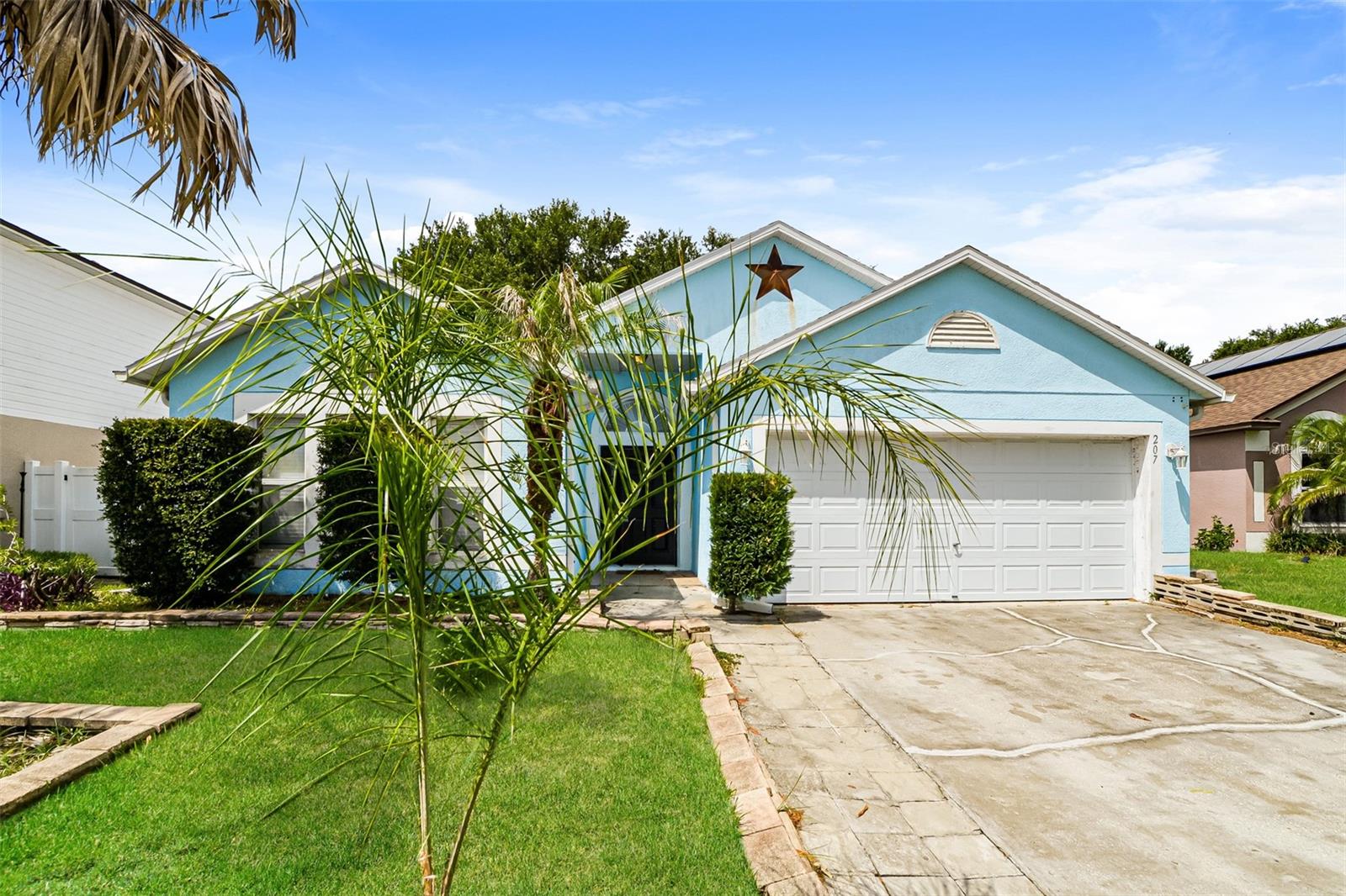Single Family Residence in HAINES CITY, FL - Daniel Dourado