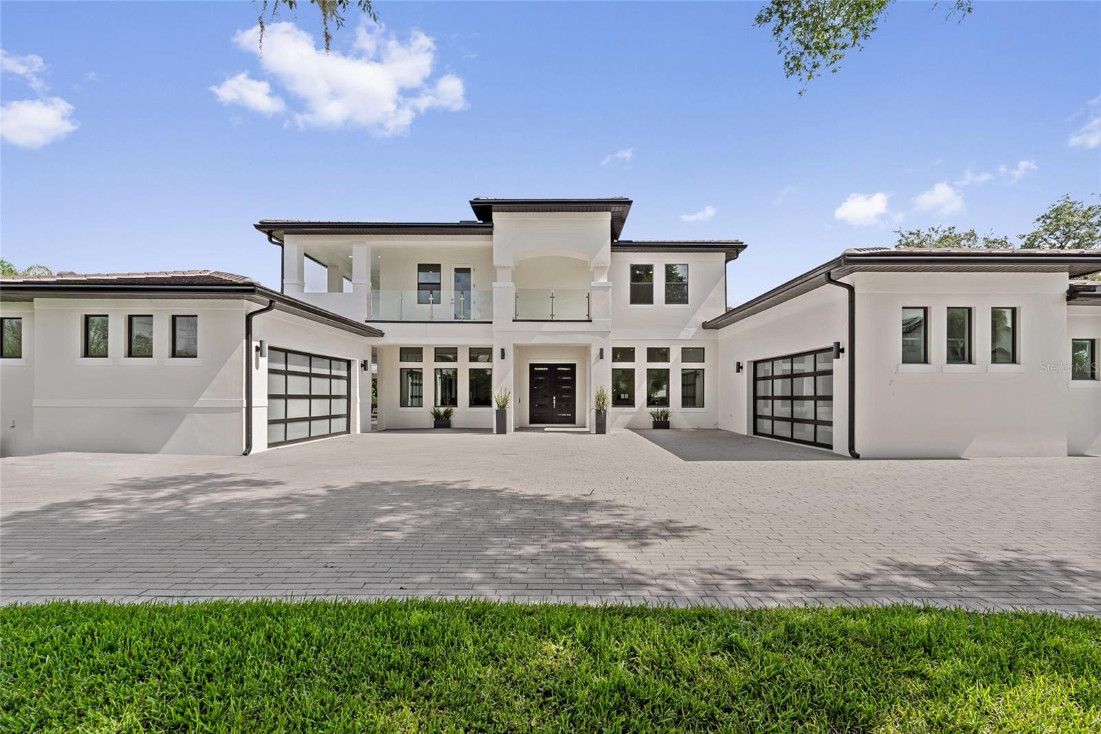 Single Family Residence in ORLANDO, FL - Daniel Dourado