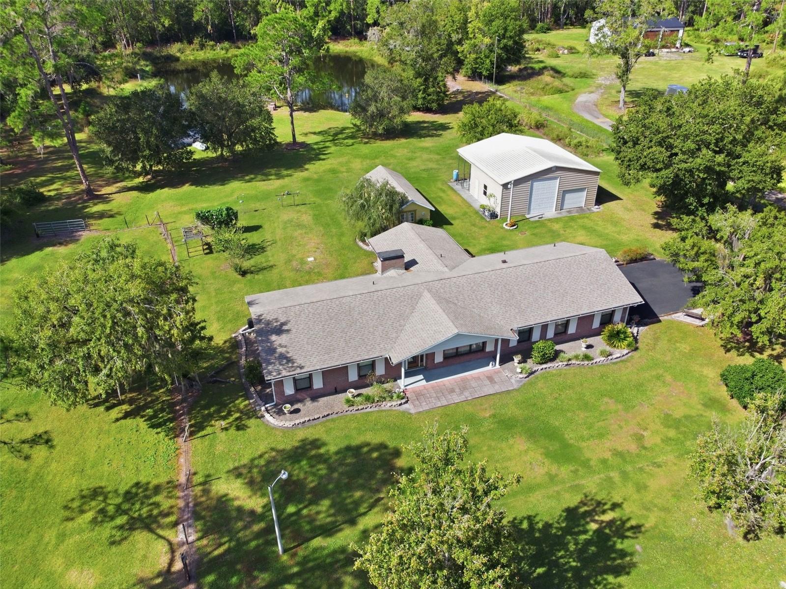 Single Family Residence in LAKELAND, FL - Daniel Dourado