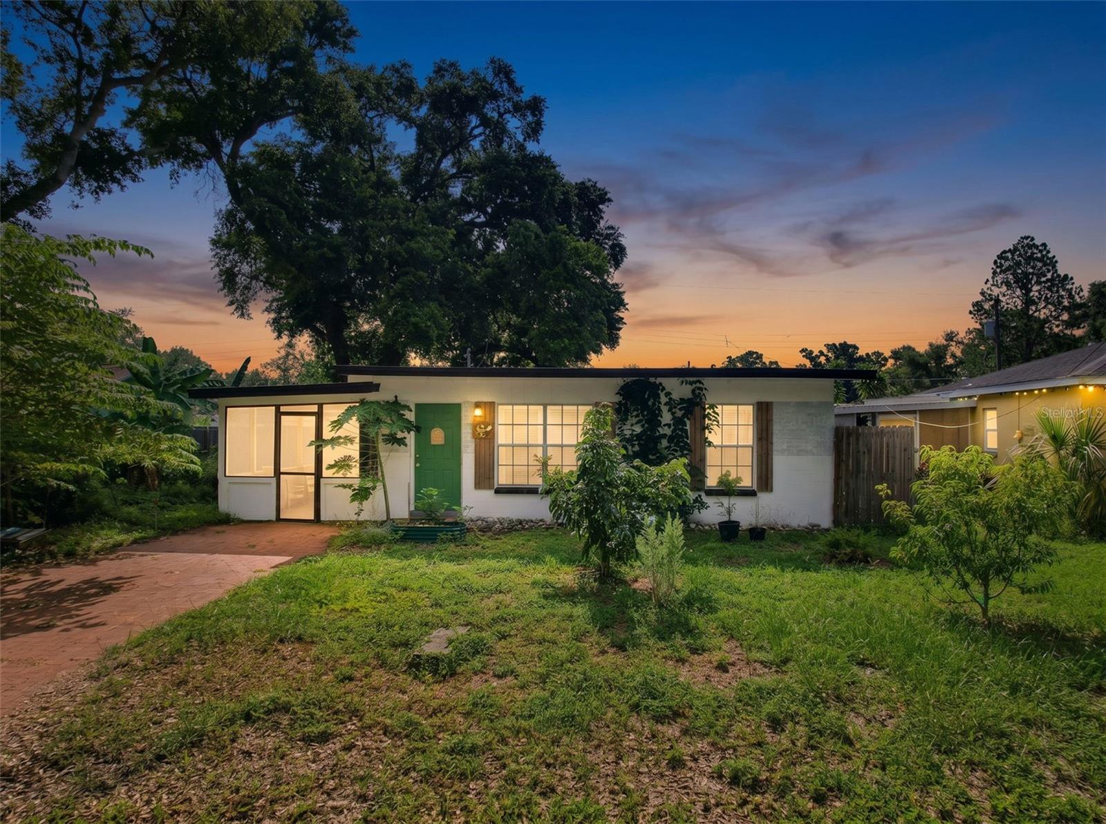 Single Family Residence in PINELLAS PARK, FL - Daniel Dourado