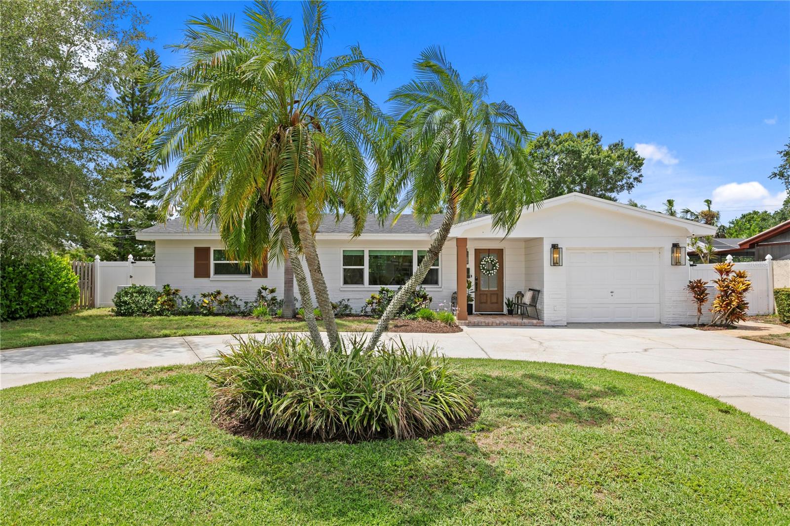 Single Family Residence em ST PETERSBURG, FL - Daniel Dourado