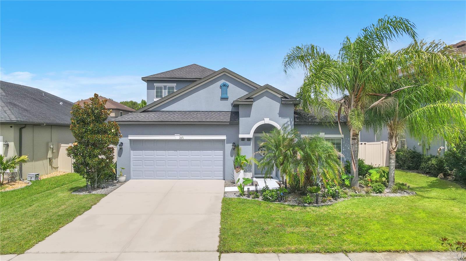 Single Family Residence in WESLEY CHAPEL, FL - Daniel Dourado