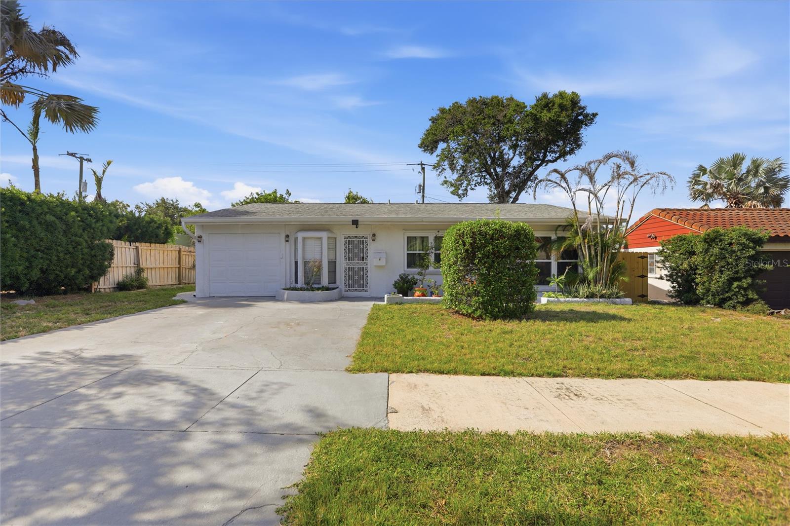 Single Family Residence em ROCKLEDGE, FL - Daniel Dourado