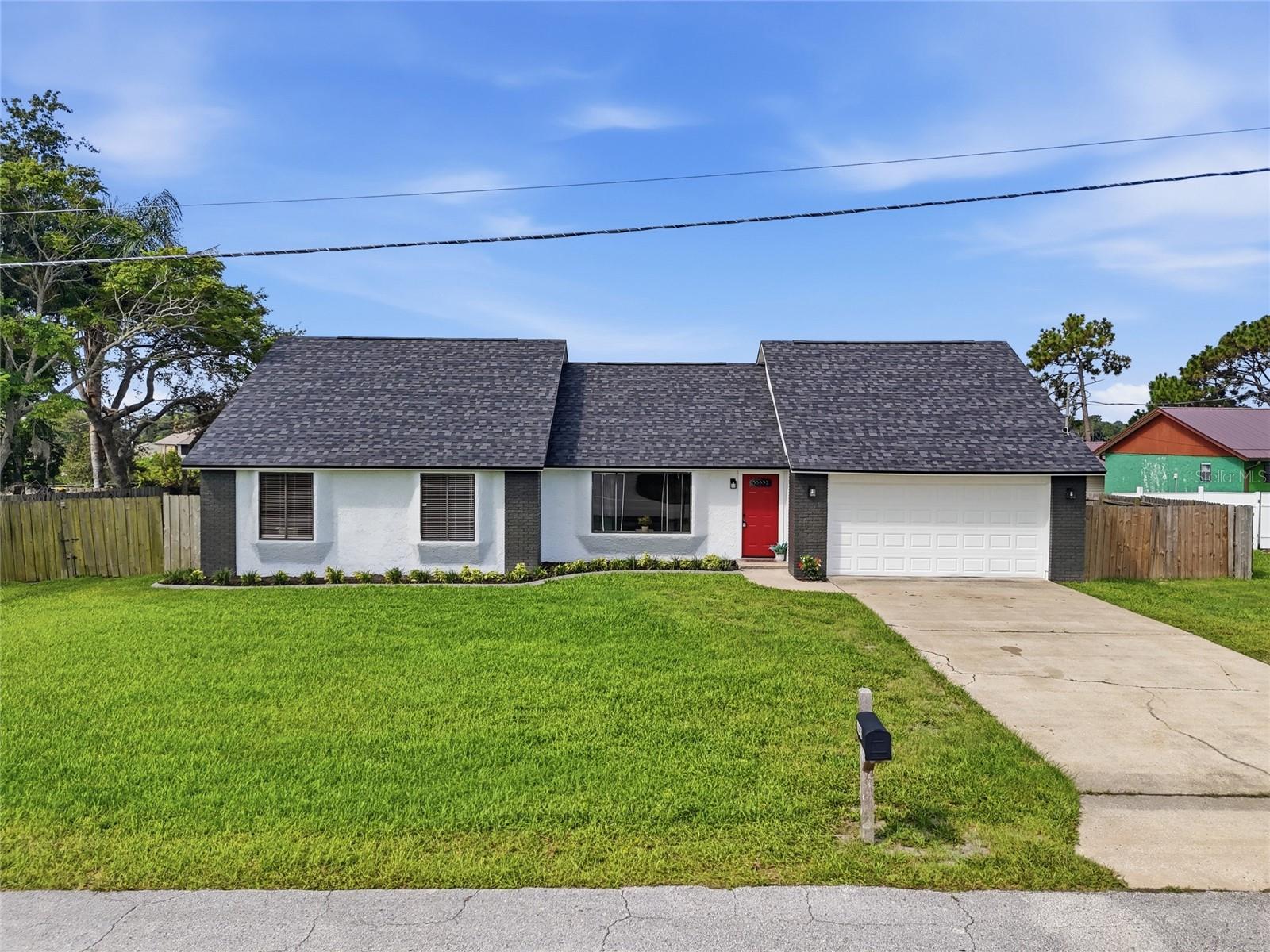 Single Family Residence em DELTONA, FL - Daniel Dourado