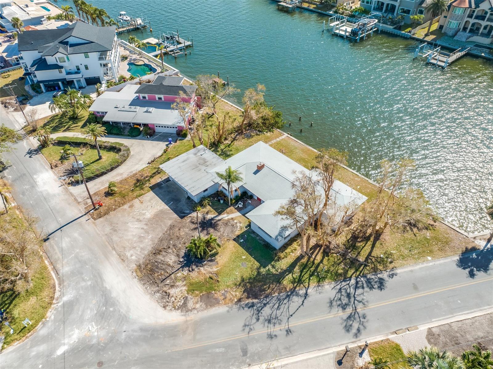 Single Family Residence in ST PETE BEACH, FL - Daniel Dourado
