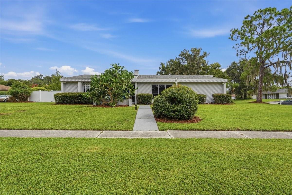 Single Family Residence in LAKELAND, FL - Daniel Dourado