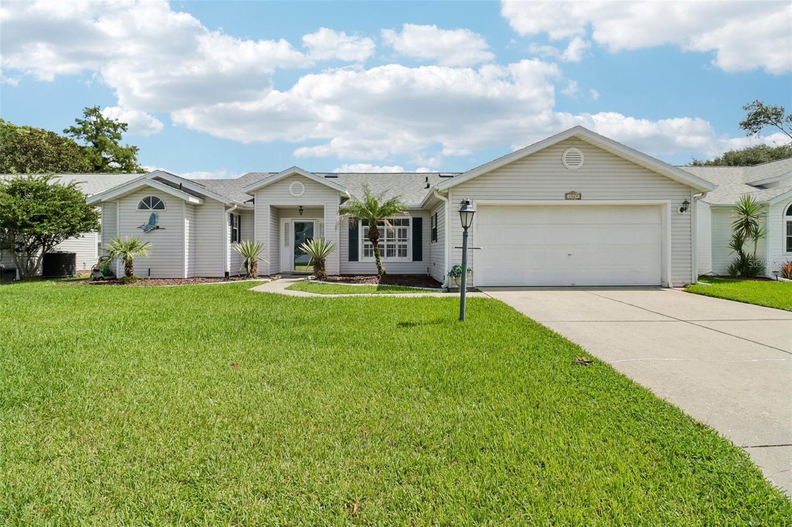 Single Family Residence in LEESBURG, FL - Daniel Dourado