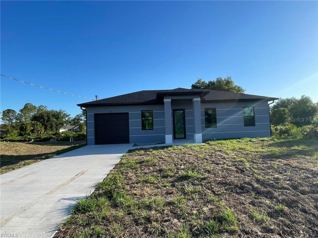 Single Family Residence em LEHIGH ACRES, FL - Daniel Dourado
