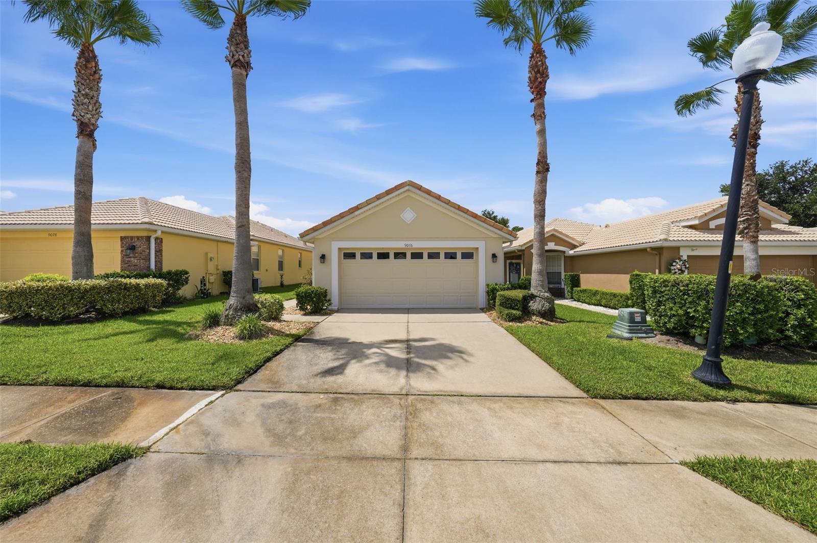 Single Family Residence in MOUNT DORA, FL - Daniel Dourado