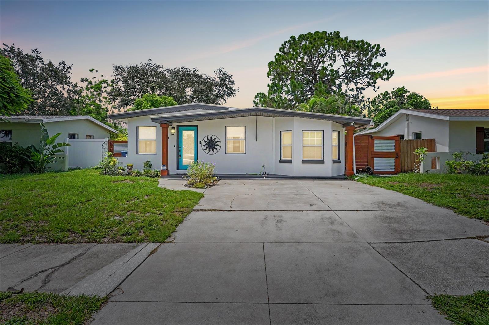 Single Family Residence em ST PETERSBURG, FL - Daniel Dourado